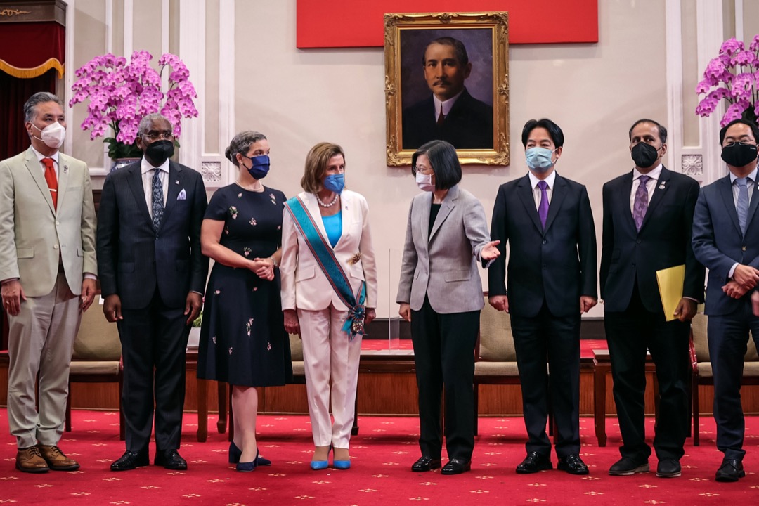 2022年8月3日,台灣台北,總統蔡英文與團隊在總統府接見到訪的美國國會眾議長佩洛西。