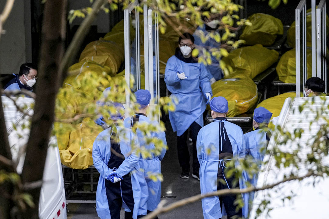 2023年1月4日,中国上海,一所殡仪馆的停尸间放满死者遗体。