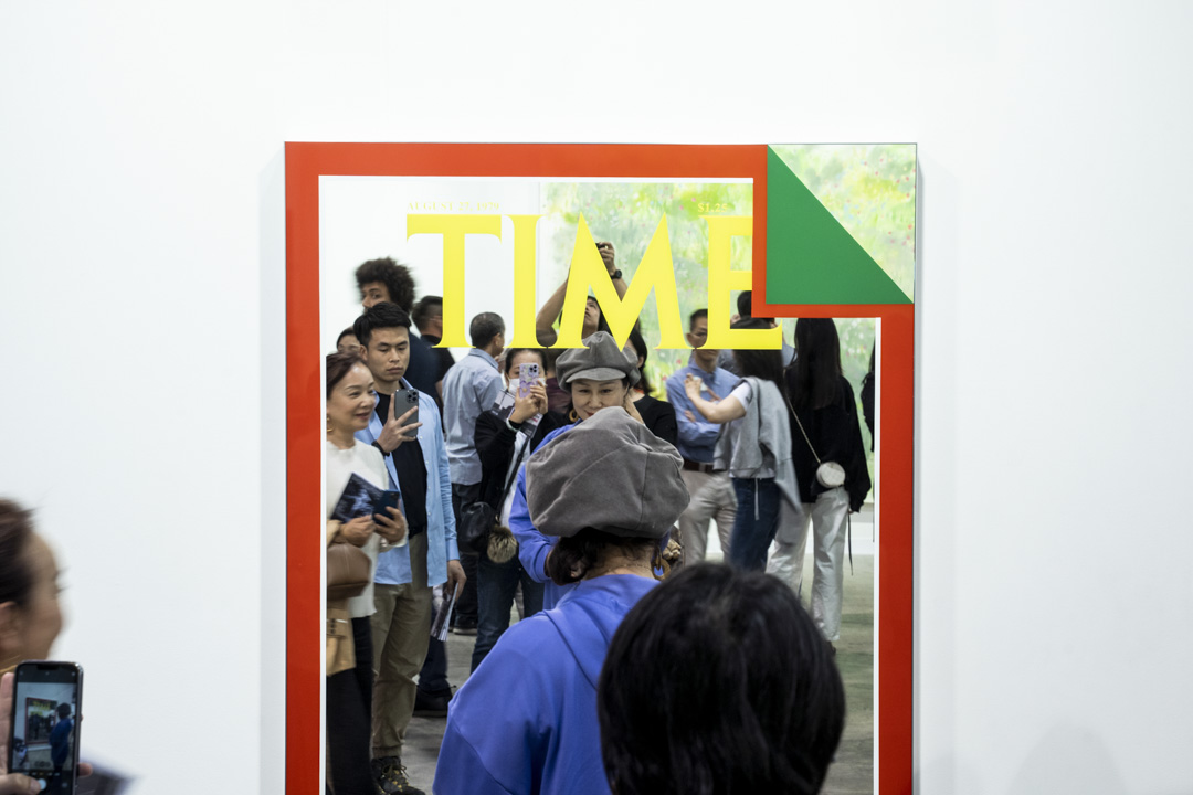 2023年3月23日,Art Basel Hong Kong 開幕,共展出 177 間來自 32 個國家及地區的藝廊的作品,是香港疫後最大規模的巴塞爾藝博會。攝:林振東/端傳媒