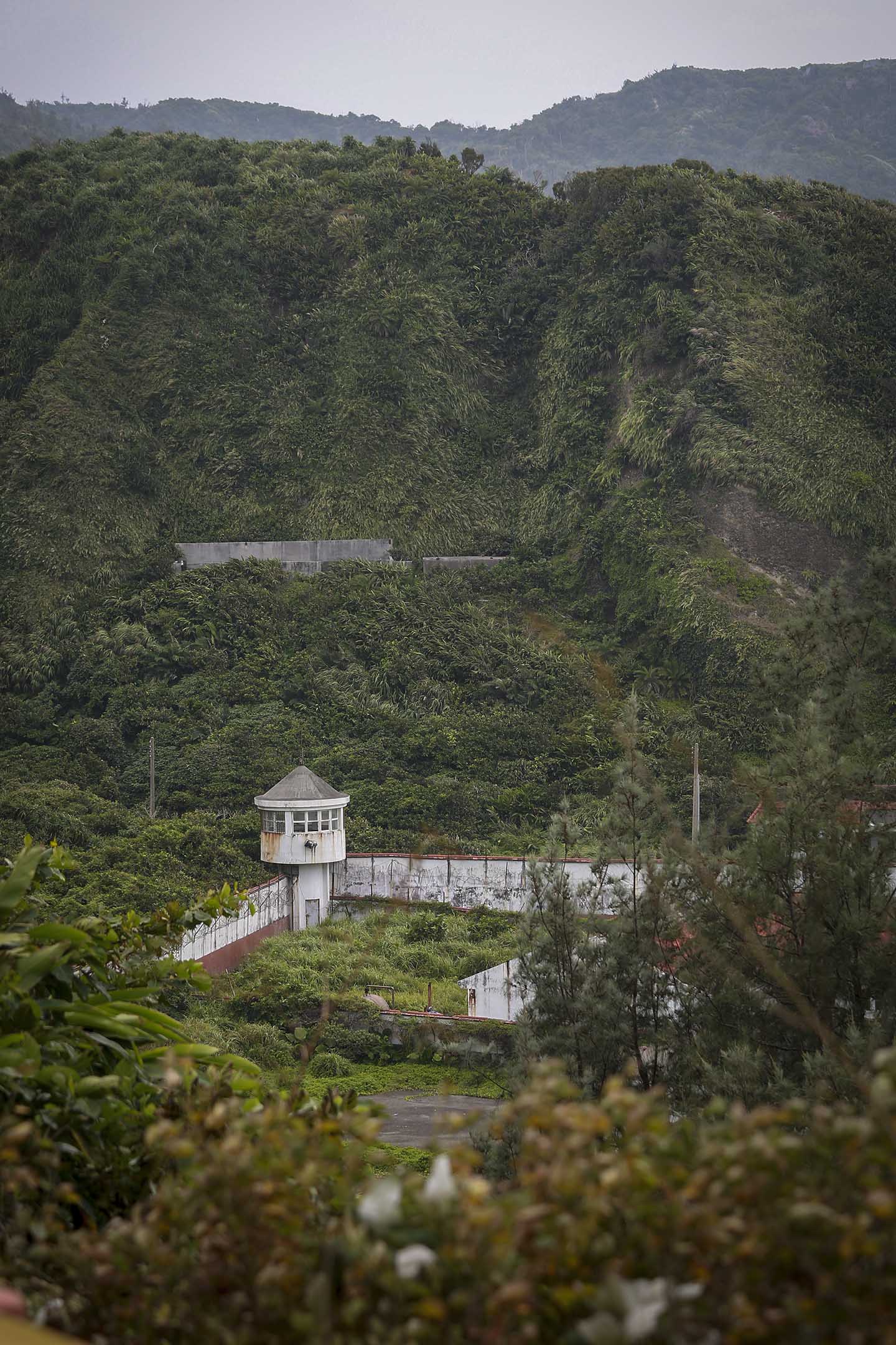 台灣綠島上昔日監獄。