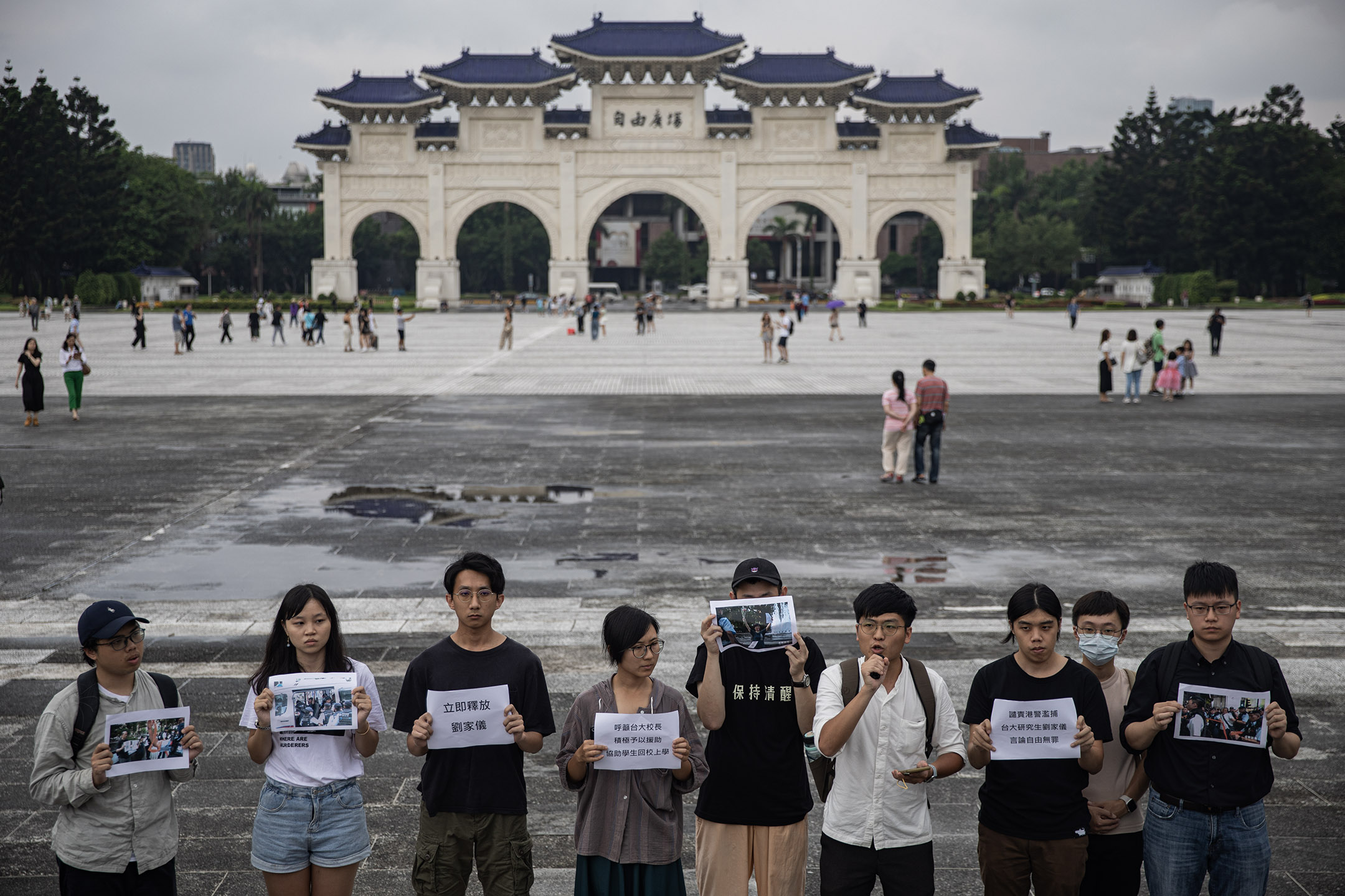 2023年6月4日,台北中正紀念堂,台大研究生協會召開記者會,要求香港警方釋放劉家儀。攝:陳焯煇/端傳媒