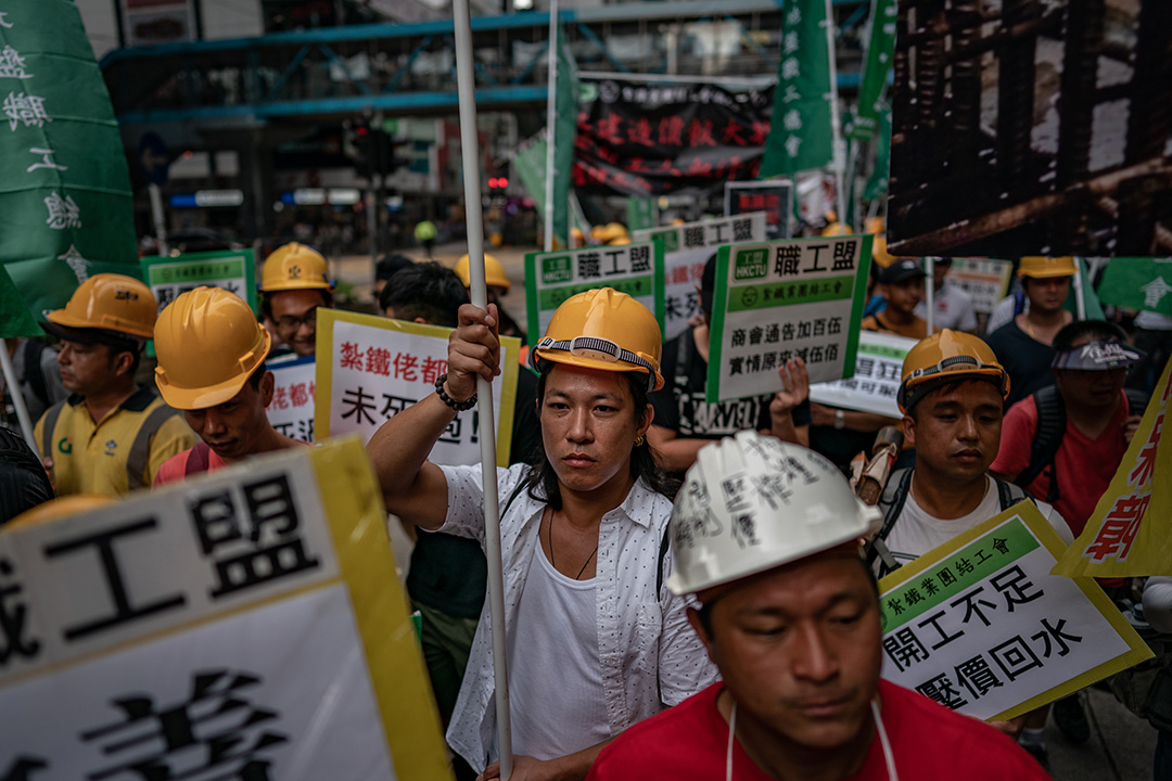 2019年5月1日，香港劳动节，数百名工人走上街头，高举著标语牌和横幅，要求改善工人的权利。摄：Anthony Kwan/Getty Images