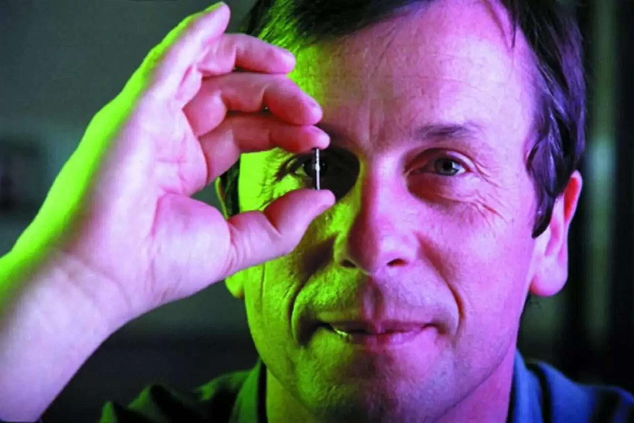 英国雷丁大学的控制论(cybernetics)教授沃威克(Kevin Warwick) 。网上图片