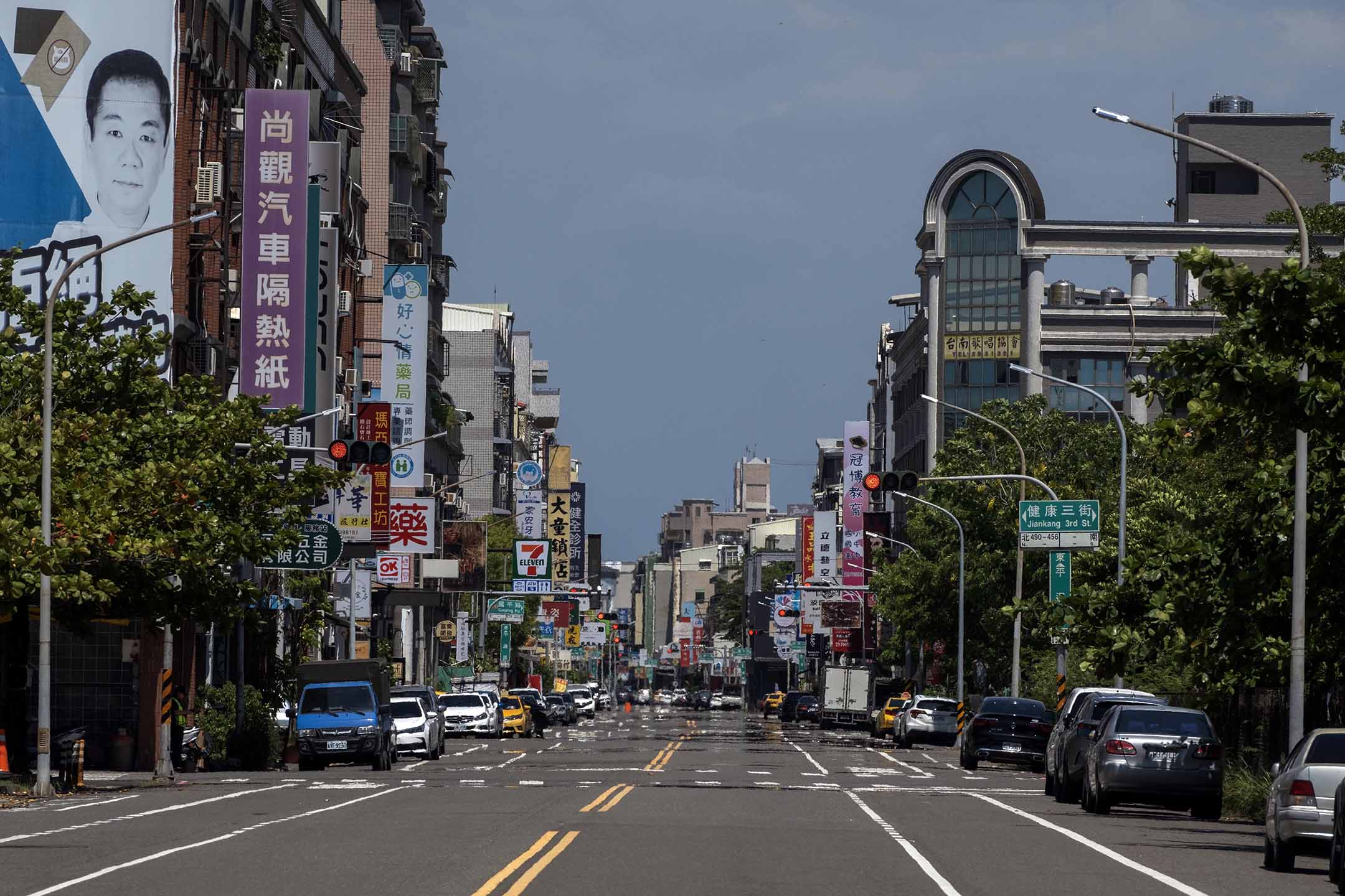 2023年7月25日,台南,萬安演習,空無一人的街道。攝:陳焯煇/端傳媒