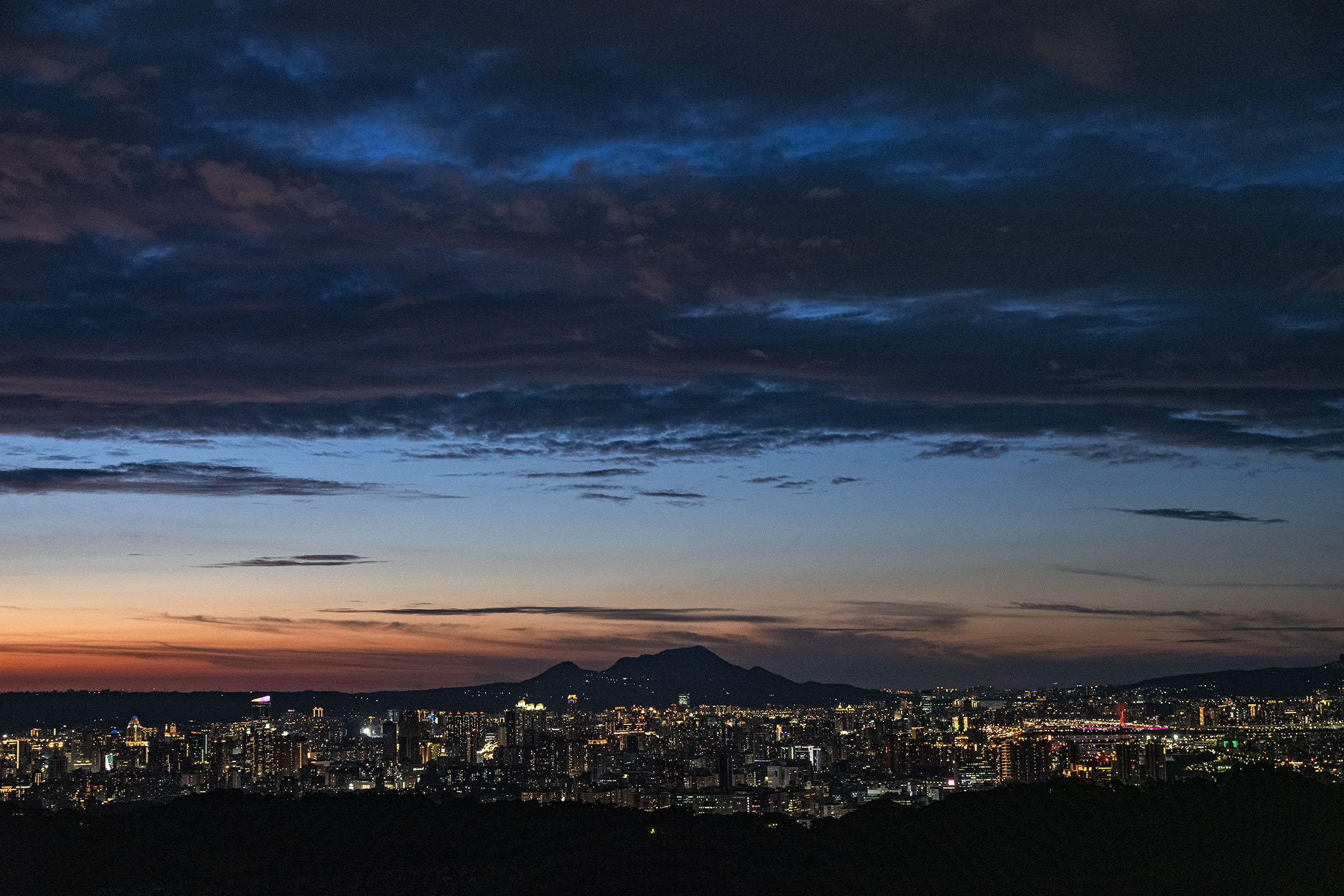 2023年6月29日,台北夜景。摄:陈焯𪸩/端传媒