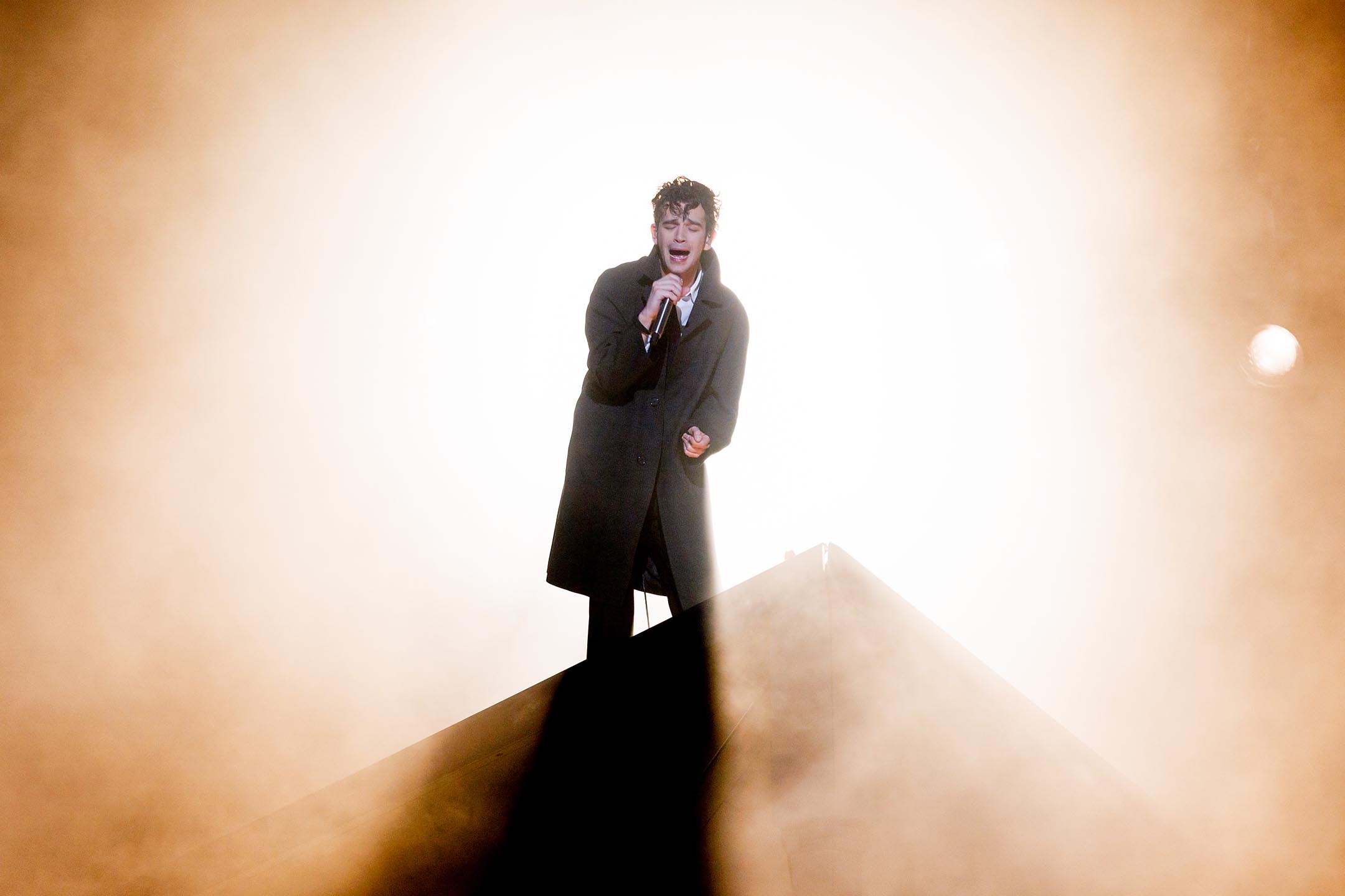 2023年1月13日,The1975乐队的 Matty Healy 在英国伦敦表演。摄:Burak Cingi/Redferns for ABA/Getty Images
