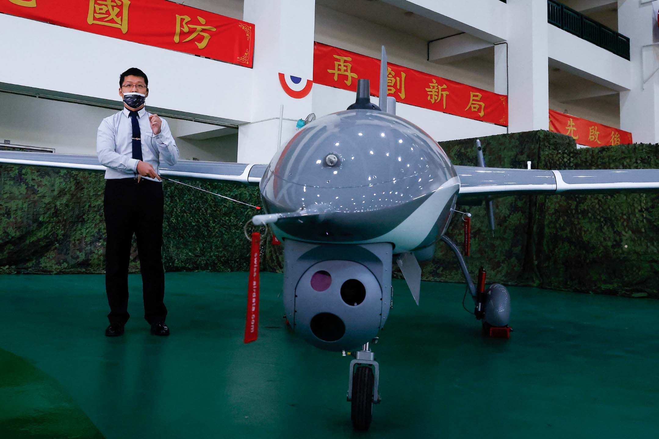 2023年3月14日，台中，國防部向媒體展示「銳鳶二型」無人機。攝：Ann Wang/Reuters/達志影像
