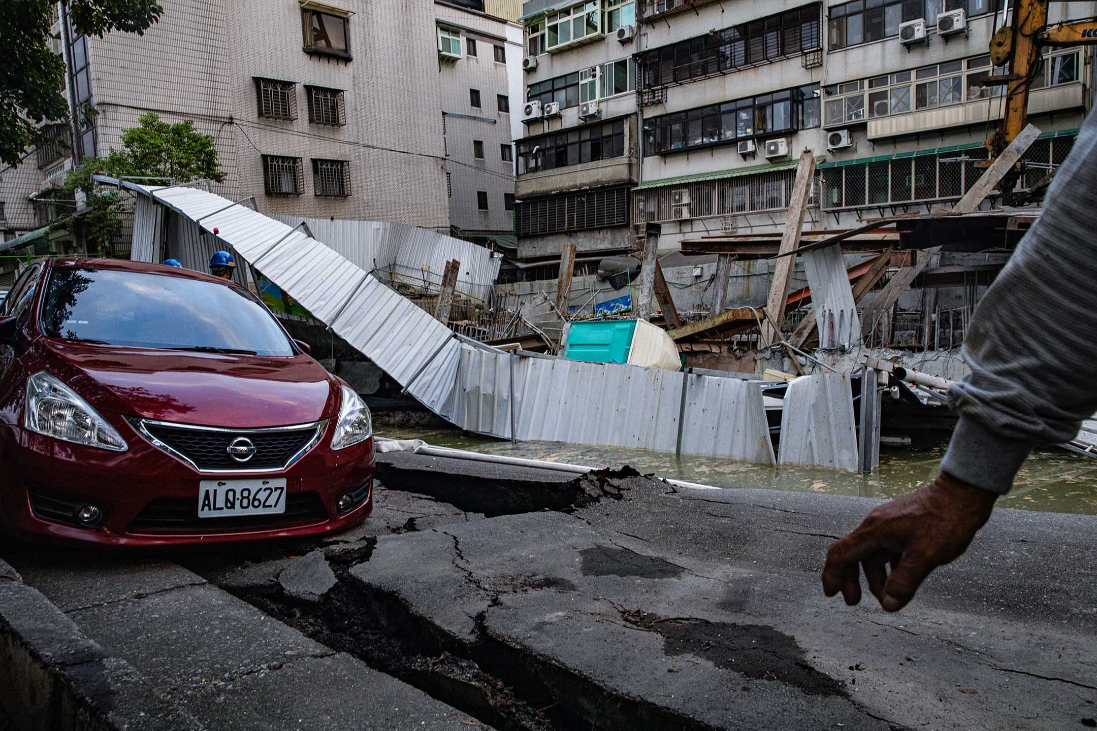 2023年9月8日,台北大直民宅塌陷。摄:陈焯𪸩/端传媒