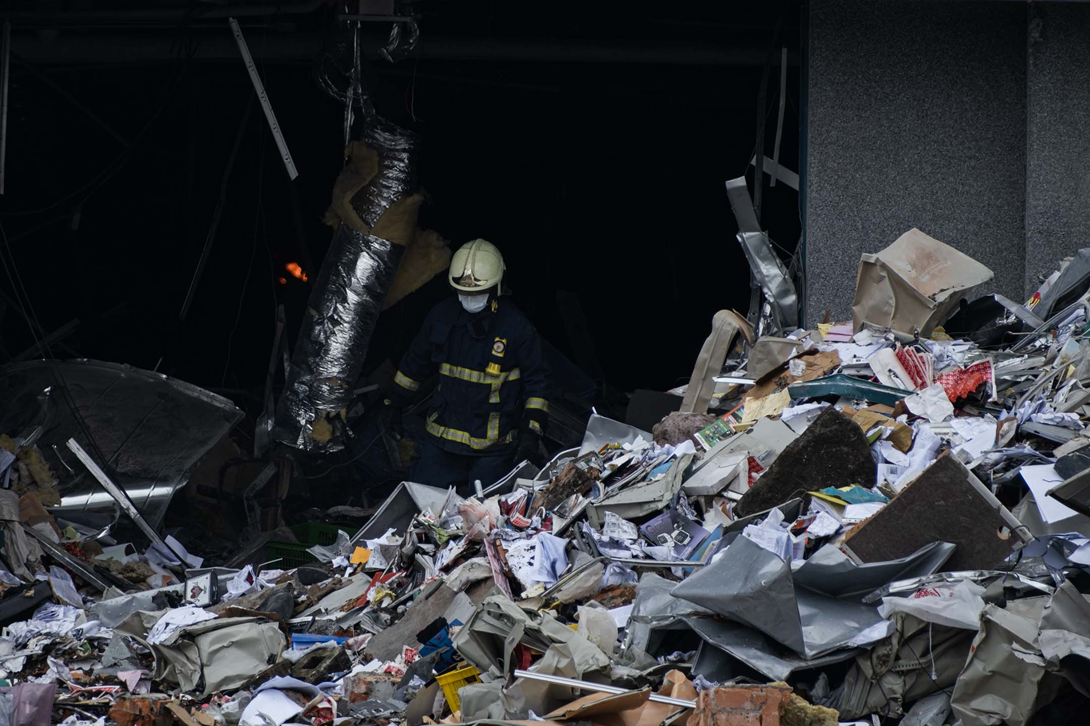 2023年9月23日,屏東工廠大火爆炸現場。攝:陳焯煇/端傳媒