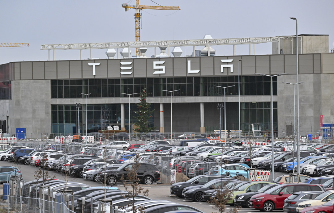 2023年1月2日,美國電動汽車製造商Tesla在柏林勃蘭登堡超級工廠。攝:Patrick Pleul/picture alliance via Getty Images