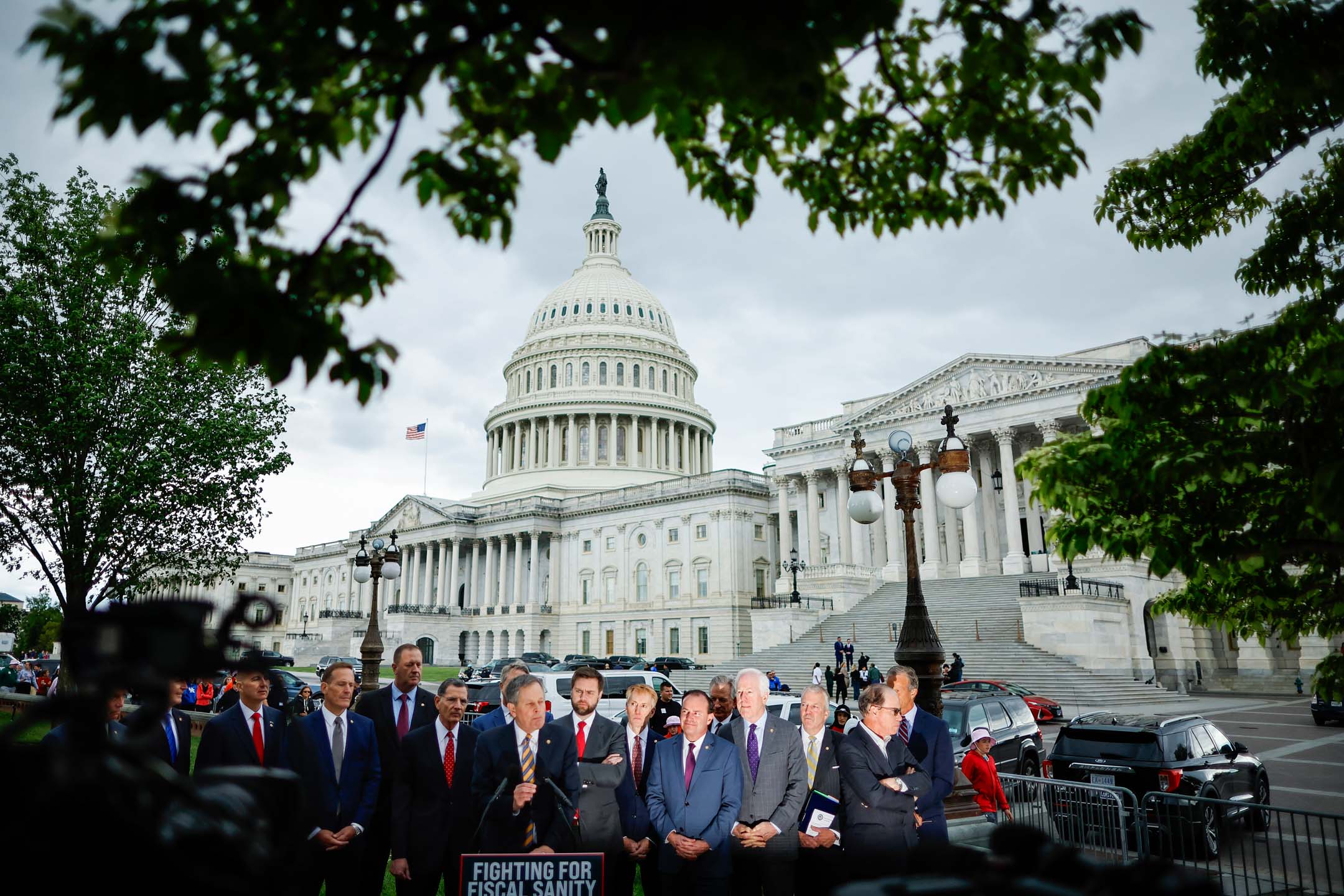 2023年5月3日，美國，一衆參議院共和黨的議員會見記者。攝：Chip Somodevilla/Getty Images