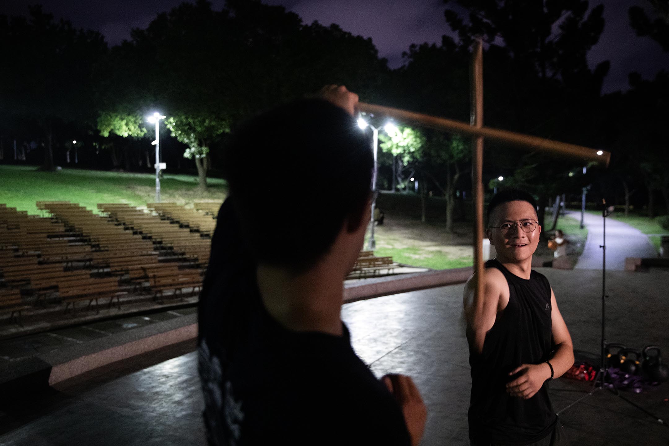 2023年8月9日,台北,市民在公園參加民防訓練。攝:陳焯煇/端傳媒