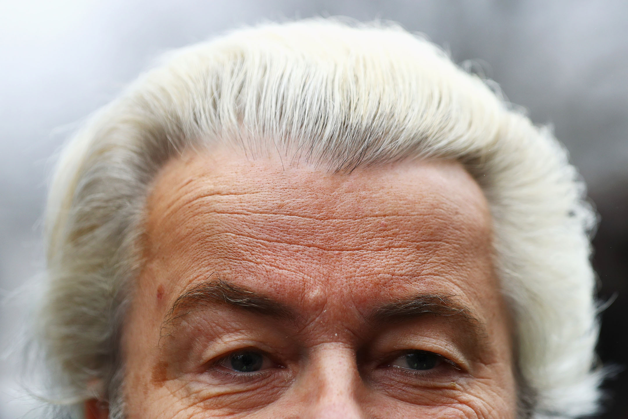 2017年2月18日,PVV候選人Geert Wilders在競選集會上向人群發表講話。攝:Dean Mouhtaropoulos/Getty Images
