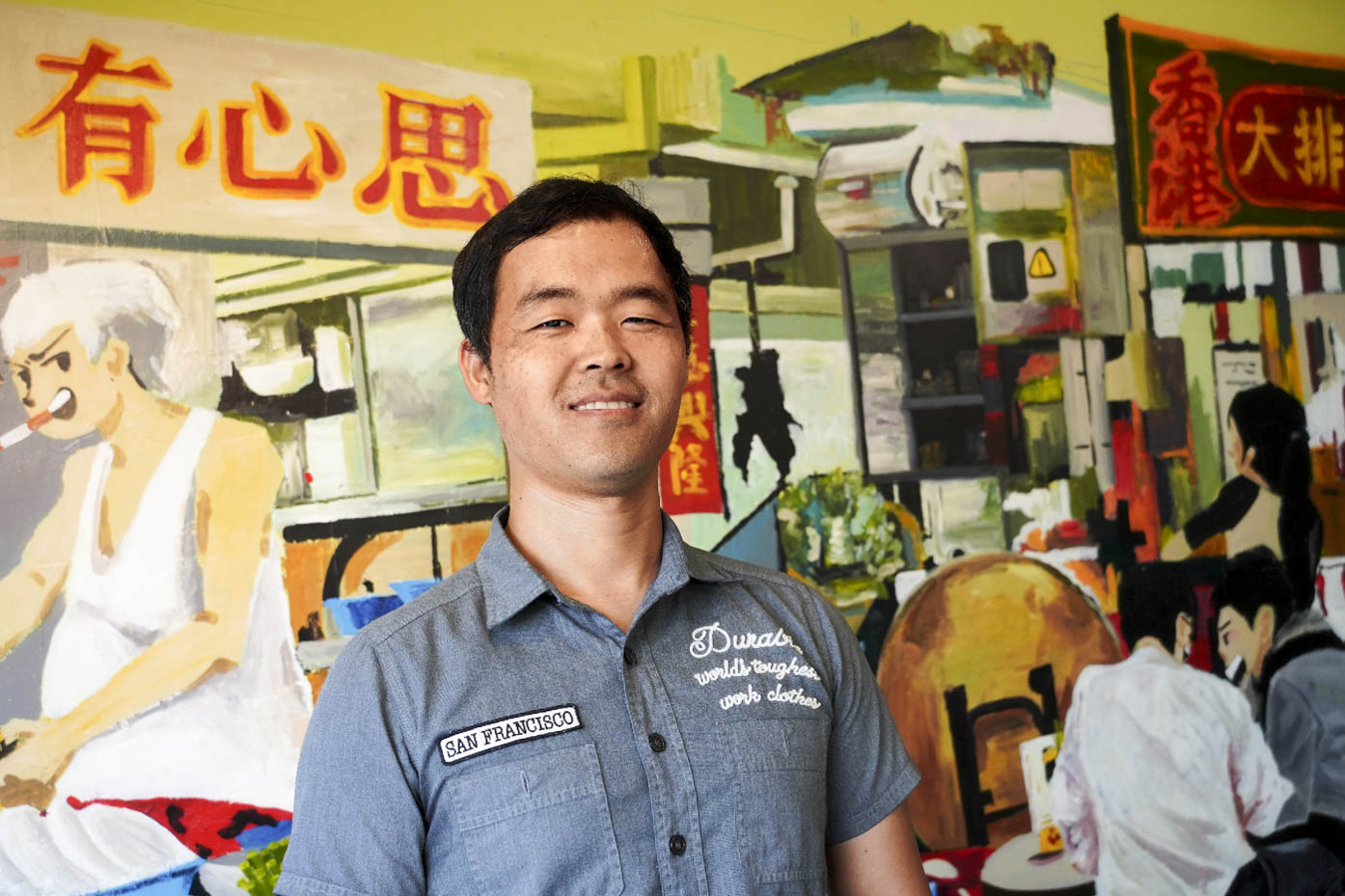 文浯先喜歡香港文化也熱愛美食,首爾的港式餐廳「香港大排檔」的整面壁畫,讓他重溫香港的市井風情。攝影:吳珮如