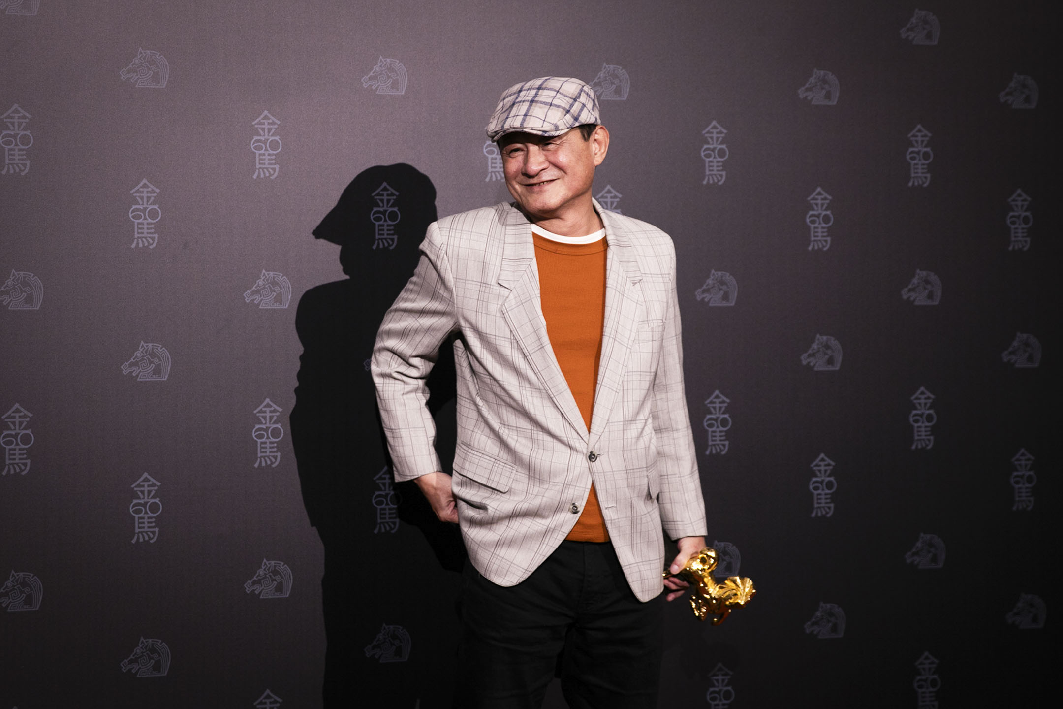 2023年11月25日,第60届金马奖颁奖典礼,《老狐狸》的陈慕义获得最佳男配角 。摄:陈焯輝/端传媒