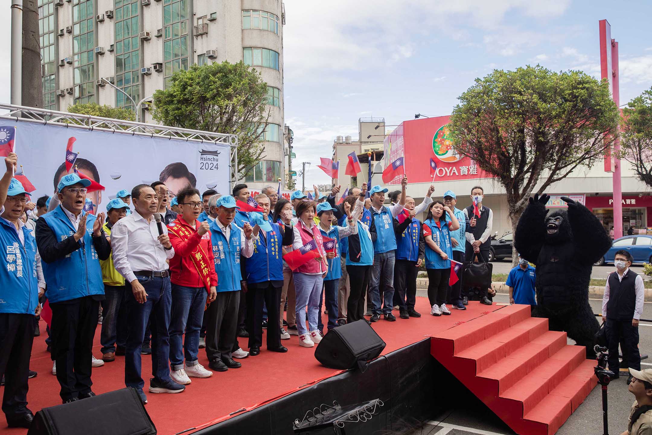 2023年11月12日,新竹,国民党总统参选人侯友宜出席党籍新竹市立委参选人郑正钤竞总成立大会。摄:陈焯辉/端传媒