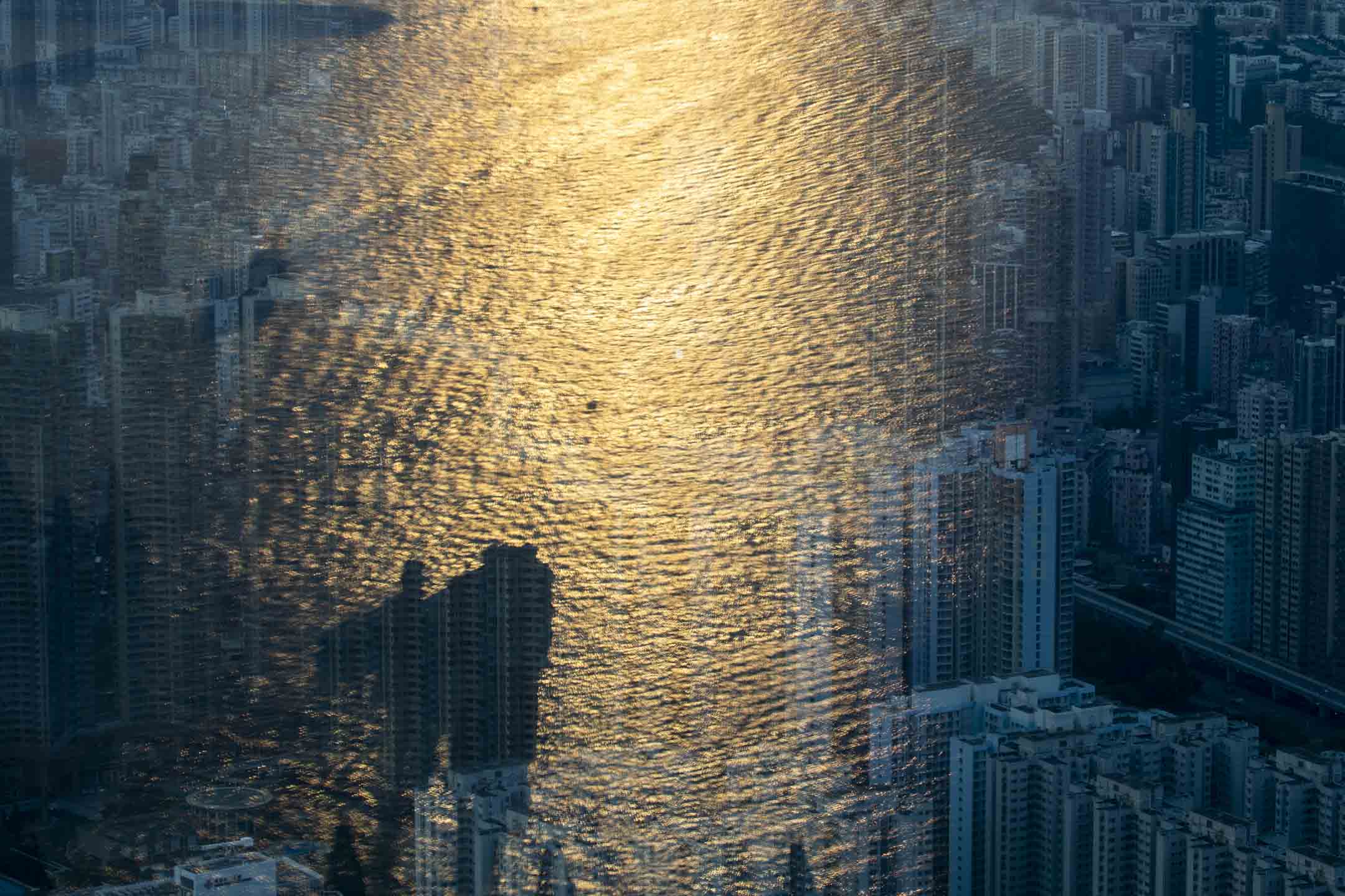 香港的一个夕阳时刻。摄:林振东/端传媒
