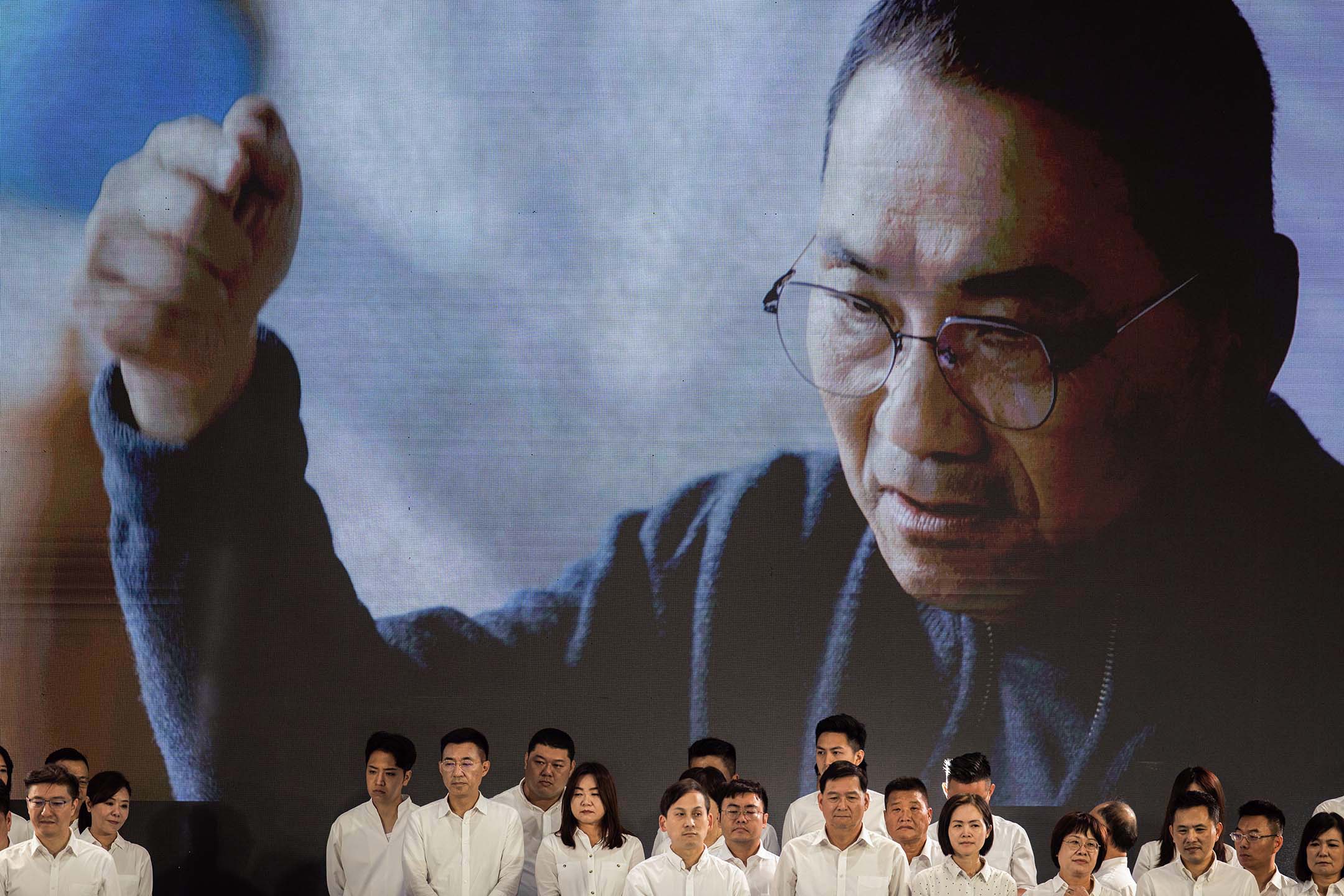 2023年7月23日,板橋,國民黨全代會期間,播放侯友宜的宣傳片。攝:陳焯煇/端傳媒
