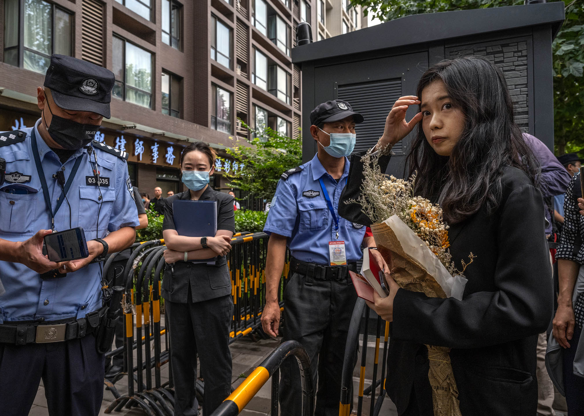 2021年9月14日,中国北京,弦子公开指控中央电视台著名主持人朱军,于2018年猥亵并强行亲吻她。摄:Kevin Frayer/Getty Images