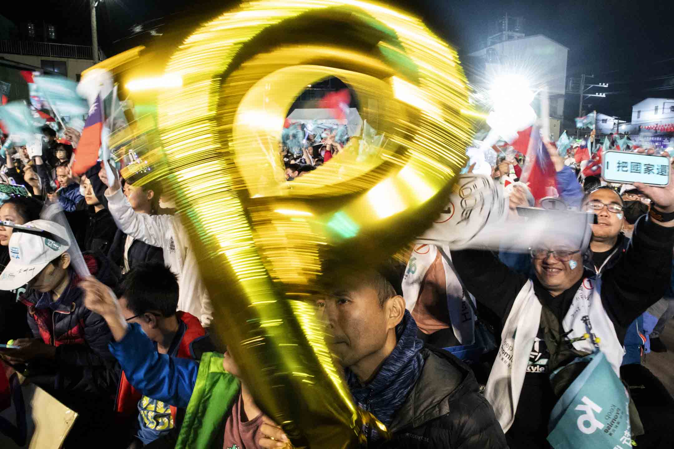 2024年1月6日,民眾黨總統候選人柯文哲台中造勢大會。攝:林振東/端傳媒