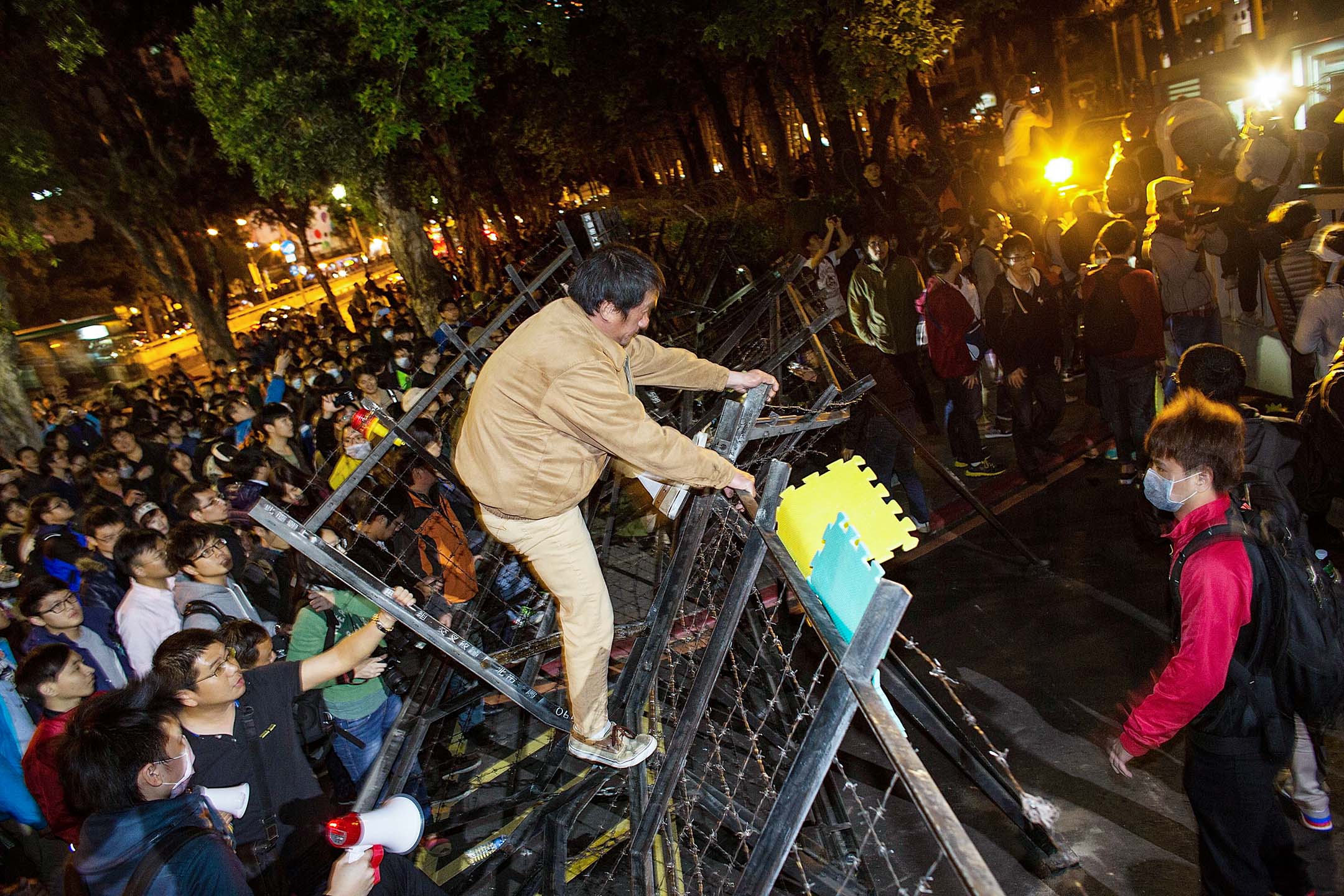 2014年3月23日,台北,示威者佔領立法院和行政院。攝:Lam Yik Fei/Getty Images