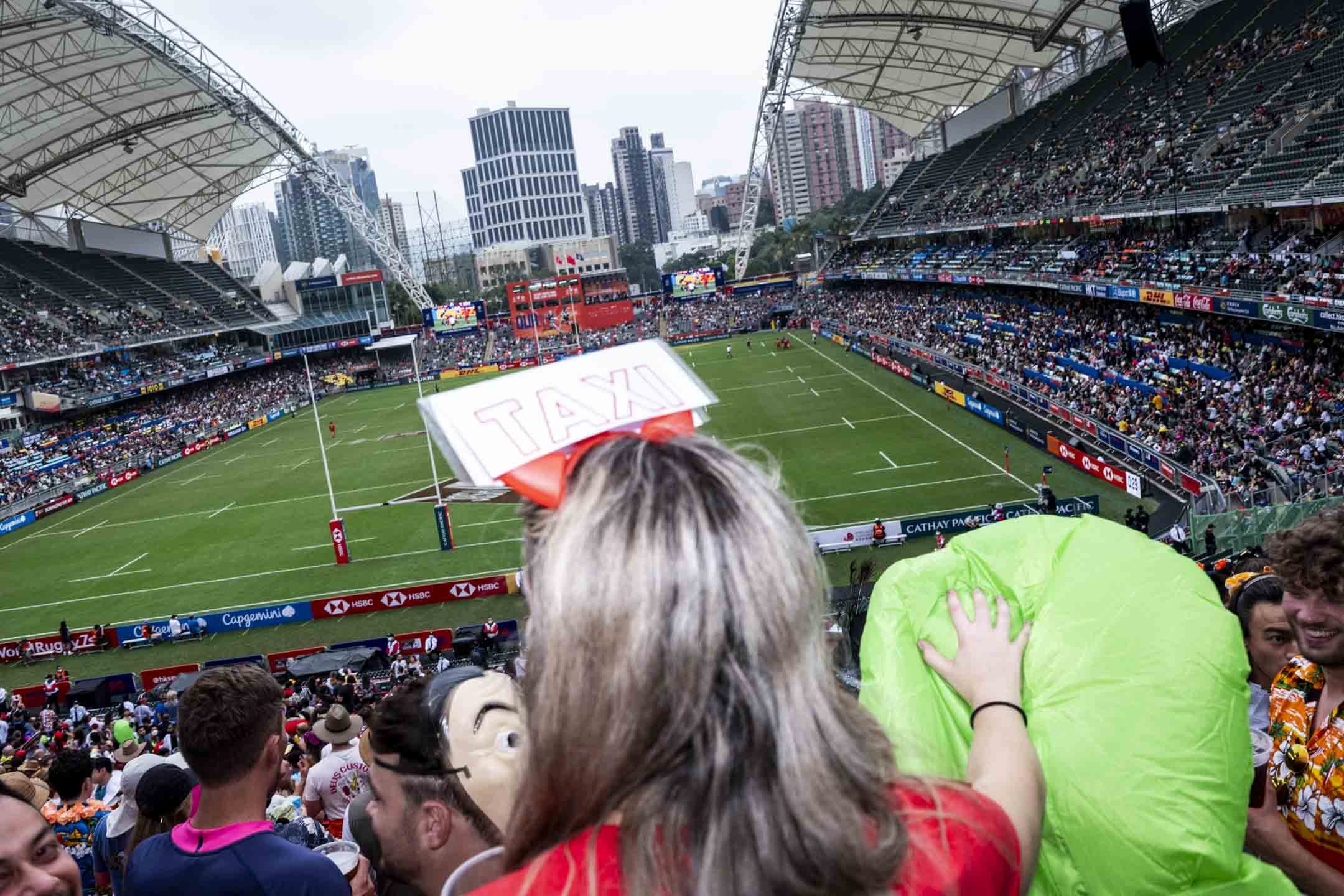 2022年11月5日,香港國際七人欖球賽(七欖,The Hong Kong Sevens)在疫情後首度回歸香港大球場。攝:林振東/端傳媒