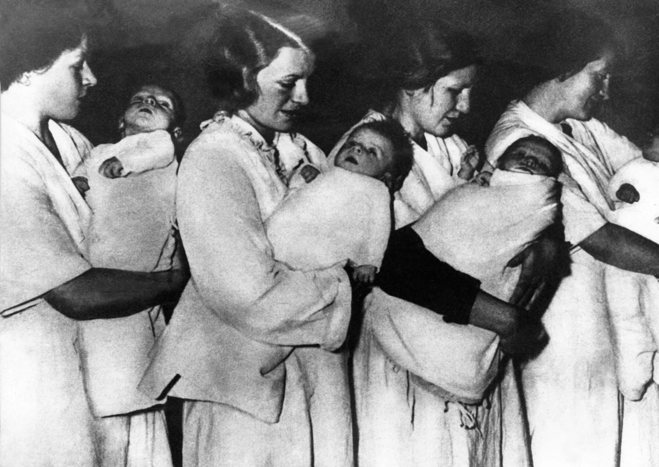 第二次世界大戰期間,納粹德國暗中籌劃名為「生命之泉(Lebensborn)」的實驗項目。攝:Keystone-France/Gamma-Keystone via Getty Images