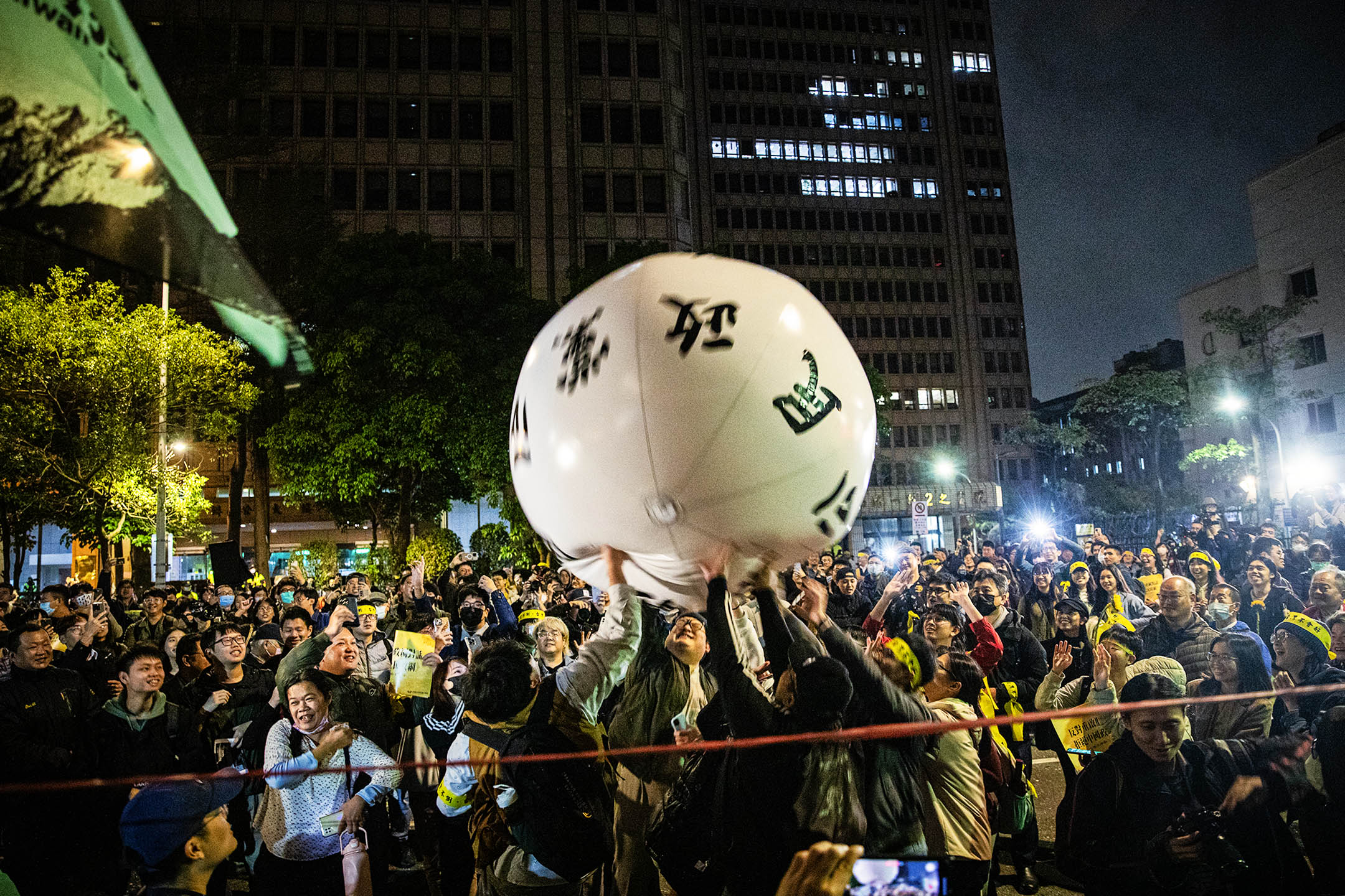 2024年3月18日,台北,太阳花学运10周年晚会。摄:陈焯煇/端传媒