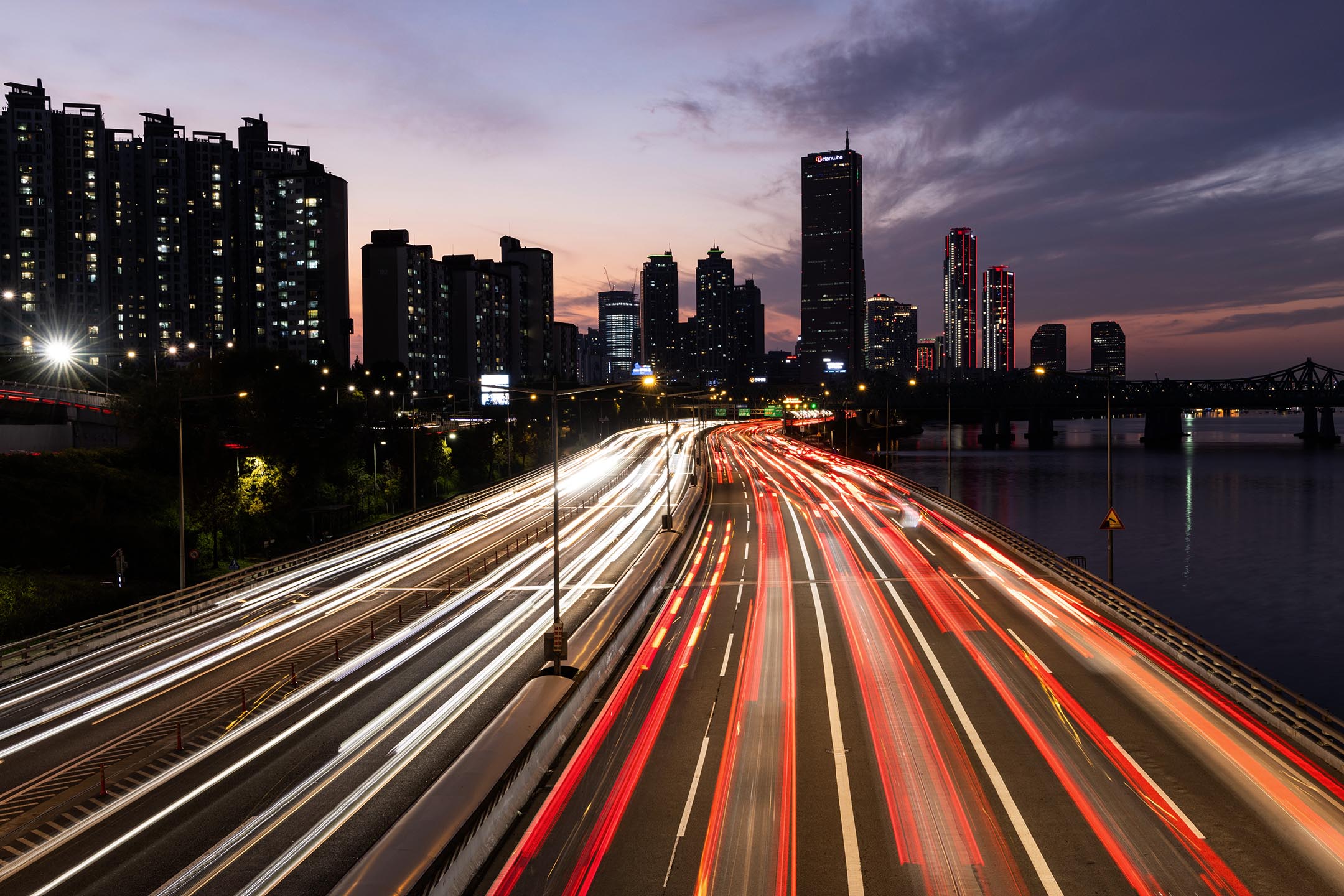 2023年10月22日，韓國首爾汝矣島金融區。攝：SeongJoon Cho/Bloomberg via Getty Images