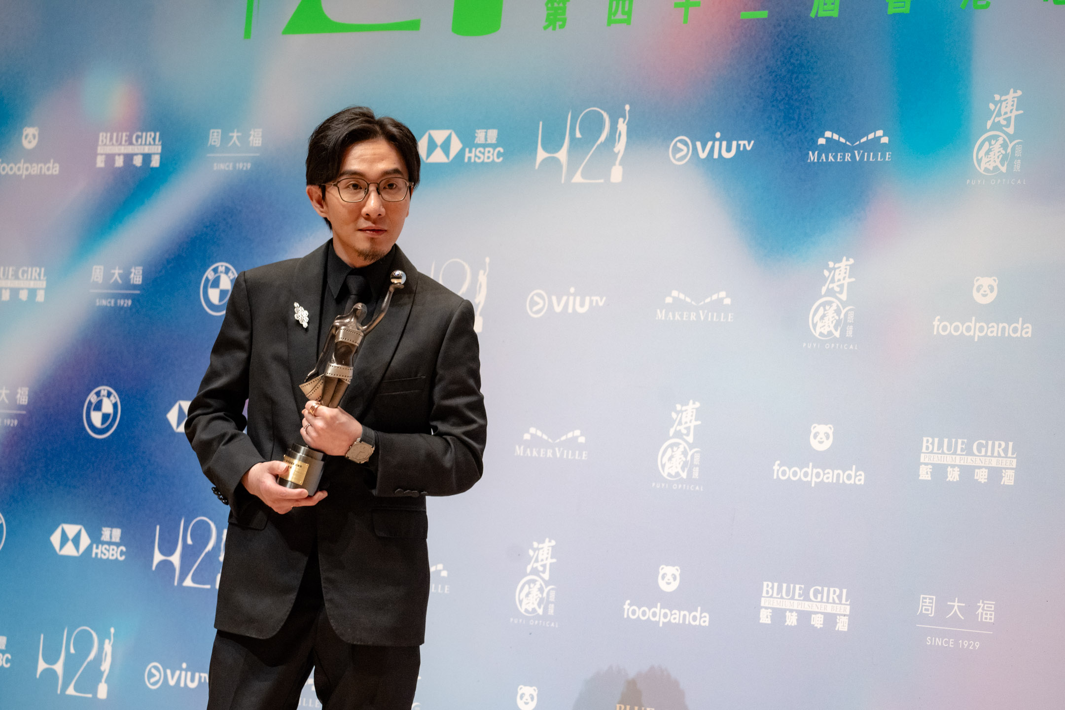 2024年4月14日,第42届香港电影金像奖,卓亦谦凭《年少日记》获新晋导演奖。摄:Ryan Lai/端传媒