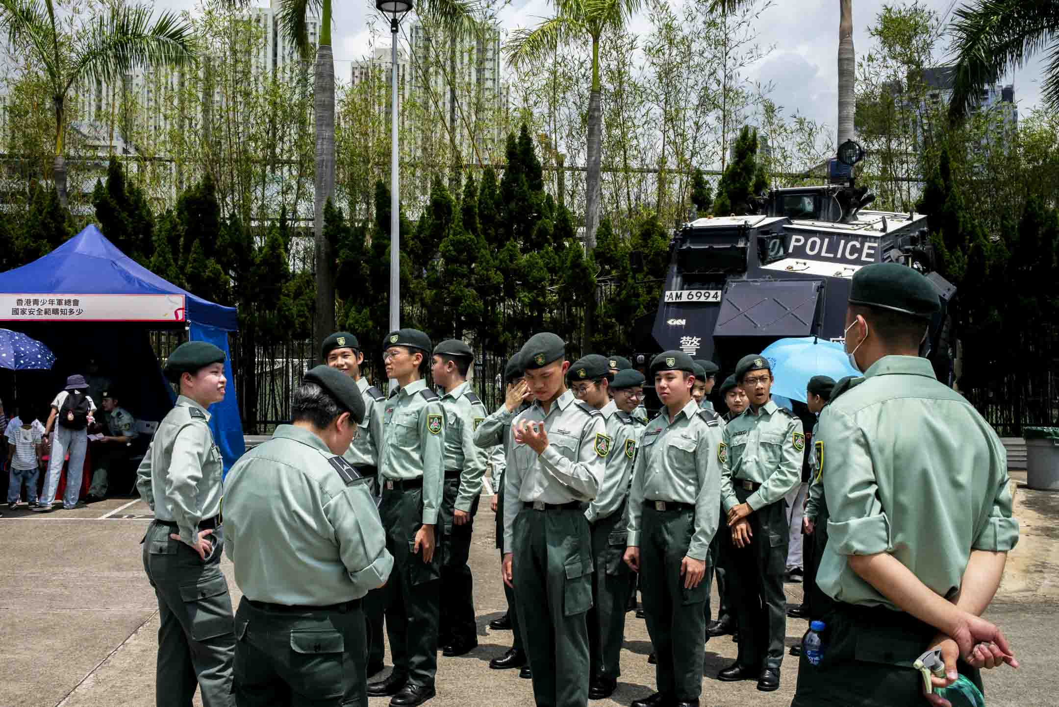 2024年4月14日,觀塘區國家安全嘉年華在香港輔警總部舉行,包括步操匯演、攤位遊戲、表演及展覽等活動。攝:林振東/端傳媒