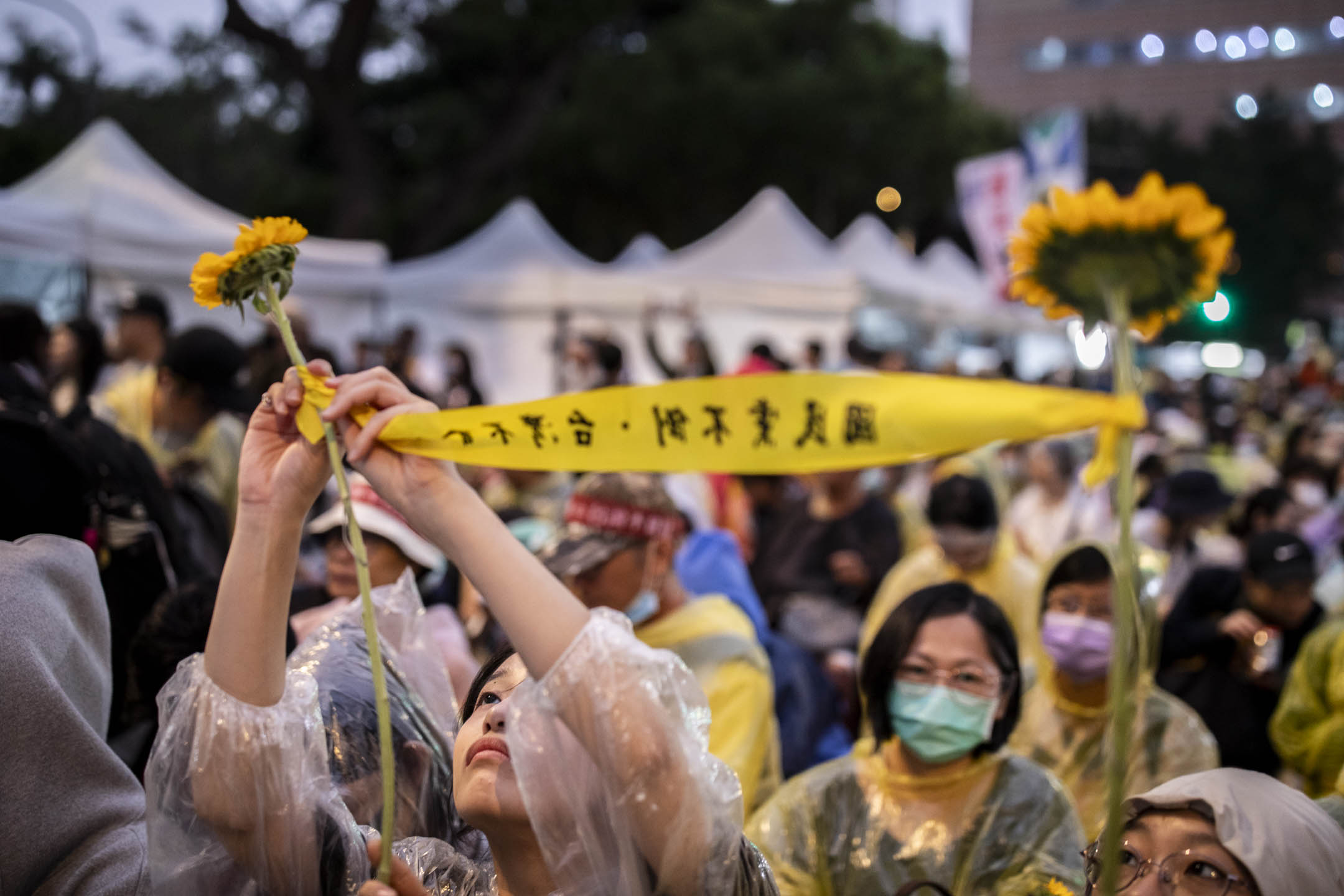 2024年5月28日,台北,立法院進行國會改革法案審議,立法院外有民衆集會。攝:林振東/端傳媒