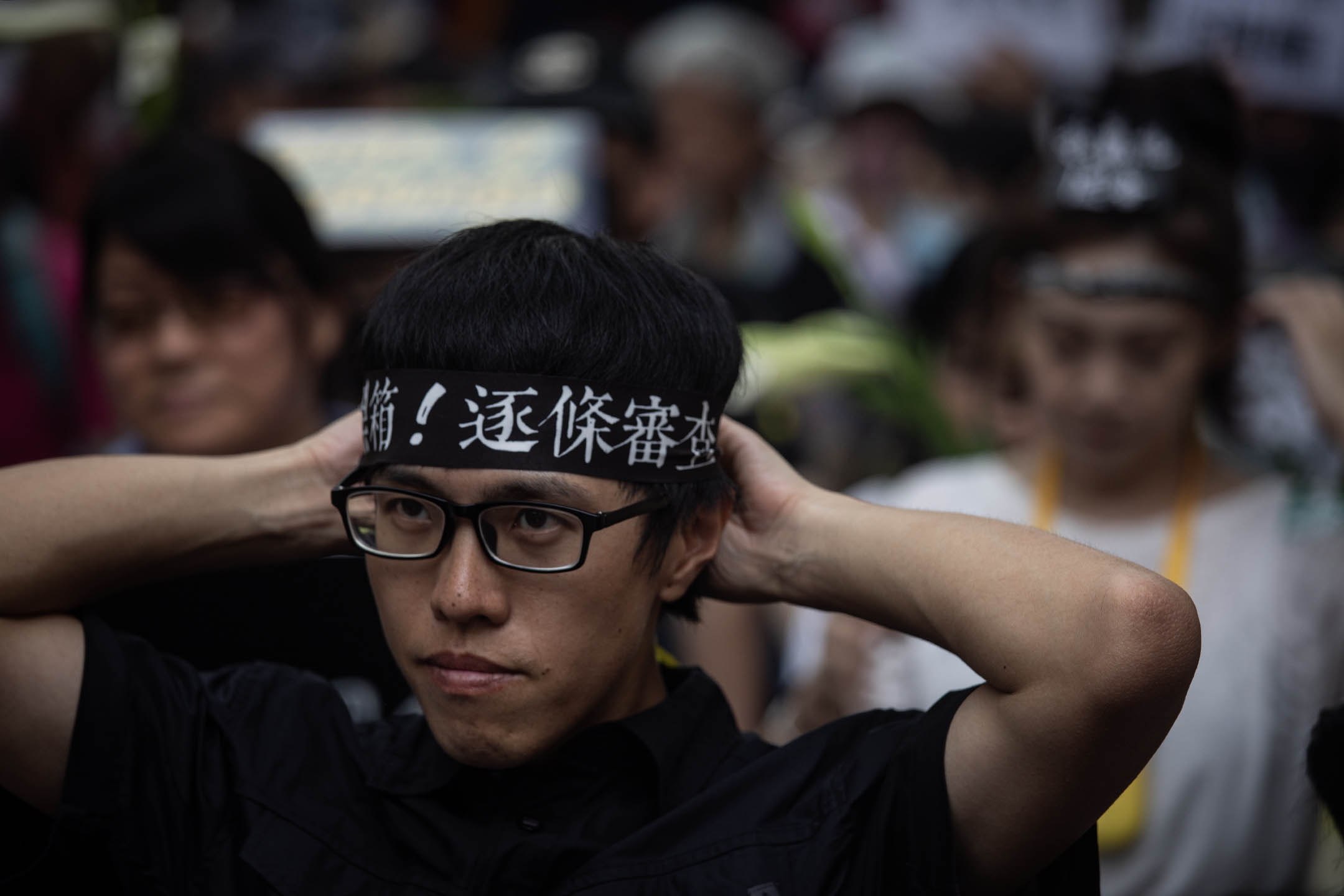 2024年5月24日,台北,立法院繼續處理藍白國會改革提案,示威者在立法院外集會。攝:陳焯煇/端傳媒