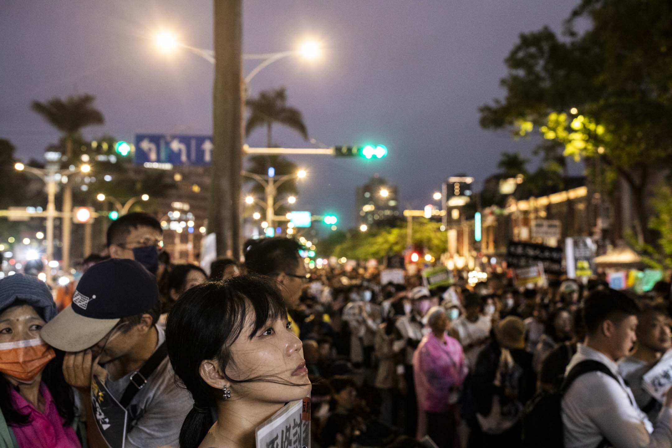 2024年5月28日,台北,立法院進行國會改革法案審議,立法院外有民衆集會。攝:林振東/端傳媒