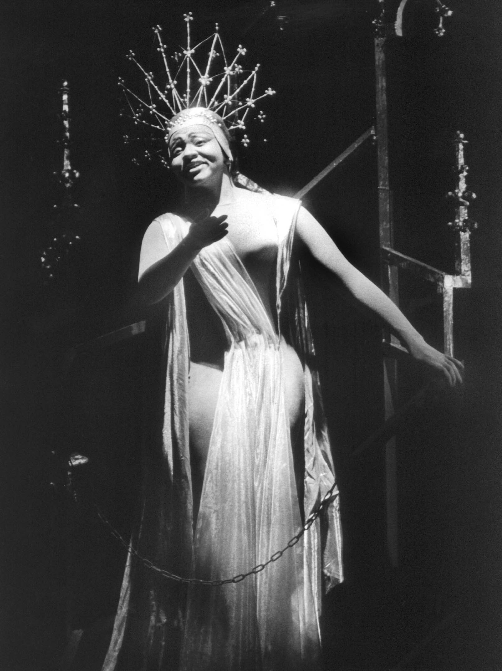 1960年代,美国黑人歌剧演员Grace Bumbry 被选中在德国拜鲁特音乐节中出演格华纳经典歌剧《唐怀瑟》的女主角。摄:Konrad Giehr/picture alliance via Getty Images