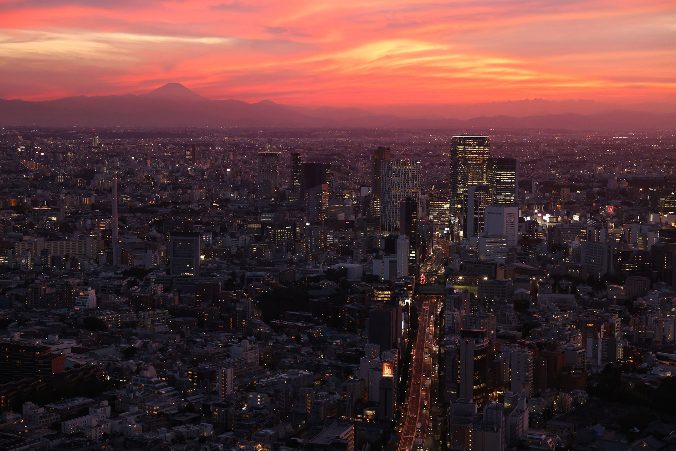 2021年8月5日,日本東京的日落。攝:Carl Court/Getty Images