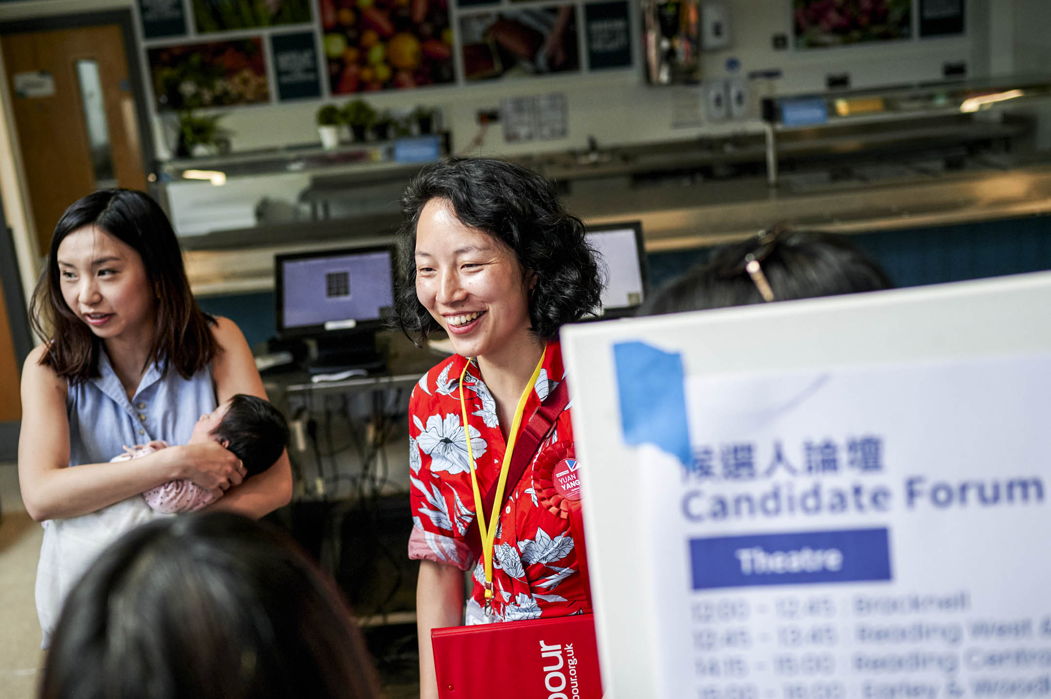 2024年6月24日,工党雷丁东南部Earley and Woodley选区候选人Yuan Yang 出席“英国国会议员大选候选人论坛”。摄:ST Wong/端传媒