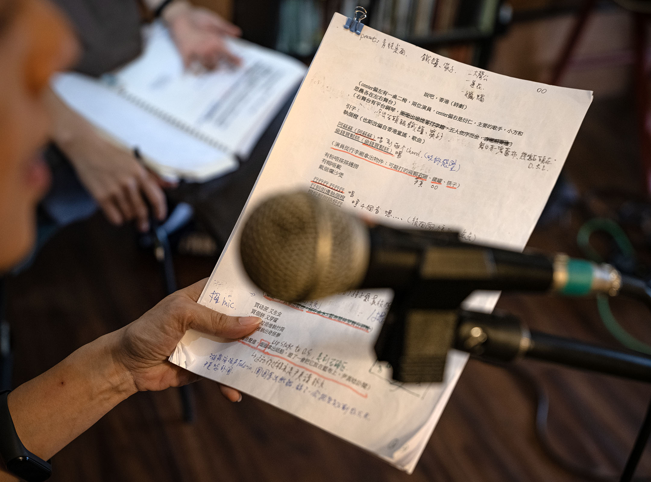 音樂人黃衍仁與黃思農在台北採排中。攝:陳焯煇/端傳媒
