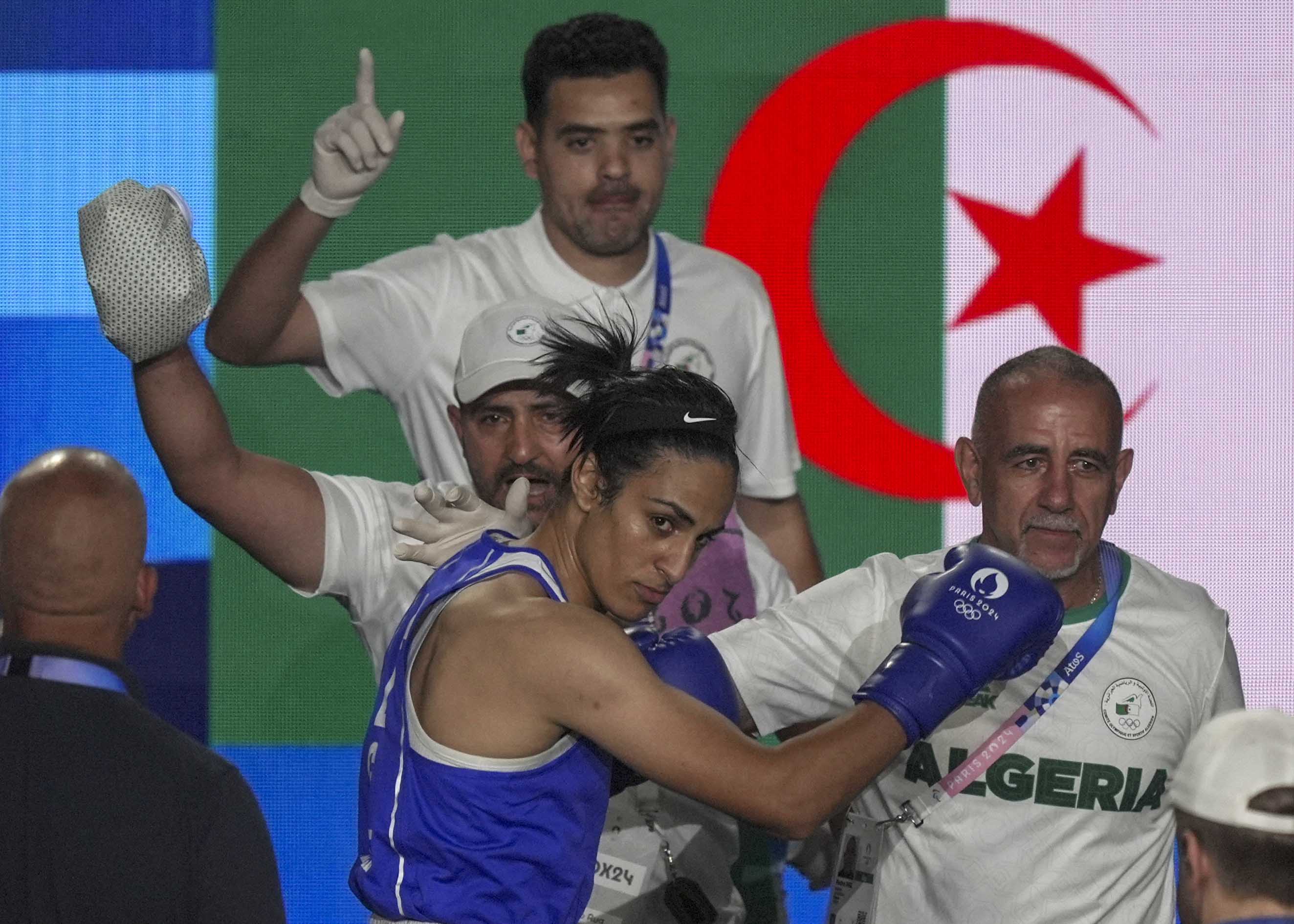 2024年8月6日,法國巴黎,阿爾及利亞隊的阿爾及利亞選手卡利夫(Imane Khelif) 在奧運期間在女子66公斤級準決賽中亮相。攝:Toni L. Sandys/The Washington Post via Getty Images