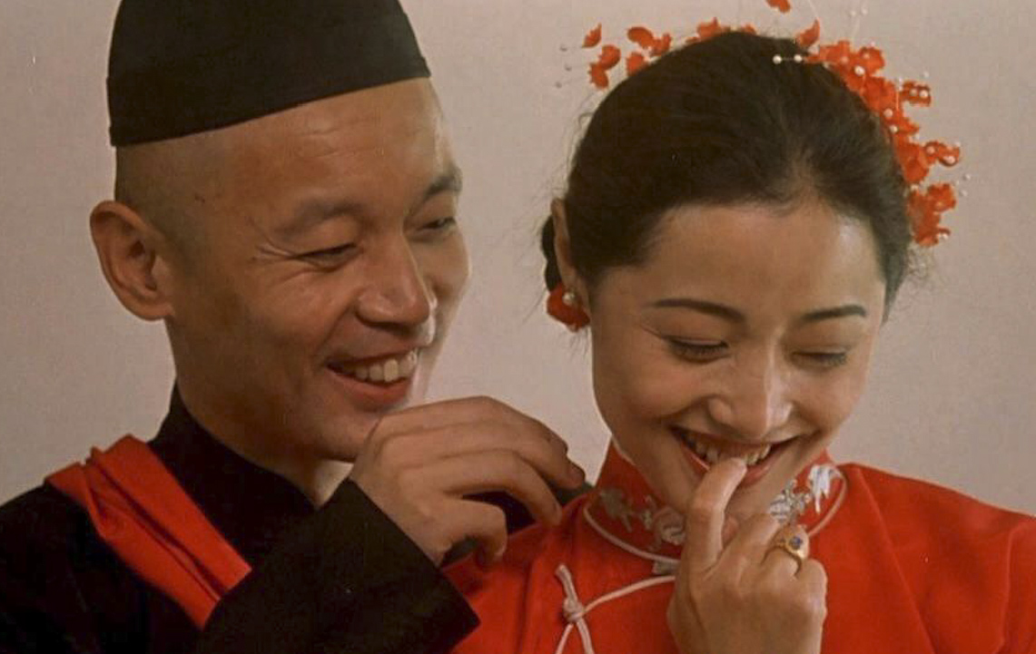 1997年,冯小刚的《甲方乙方》改编自王朔小说《你不是一个俗人》。