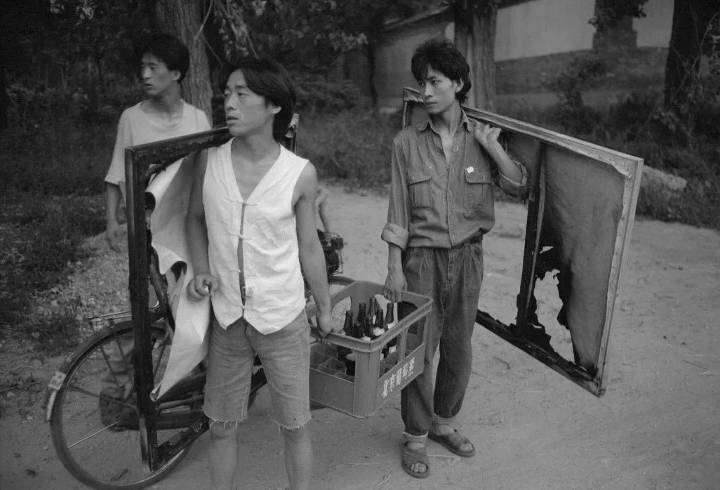 圆明园画家村从1989年末由艺术家们自发形成。