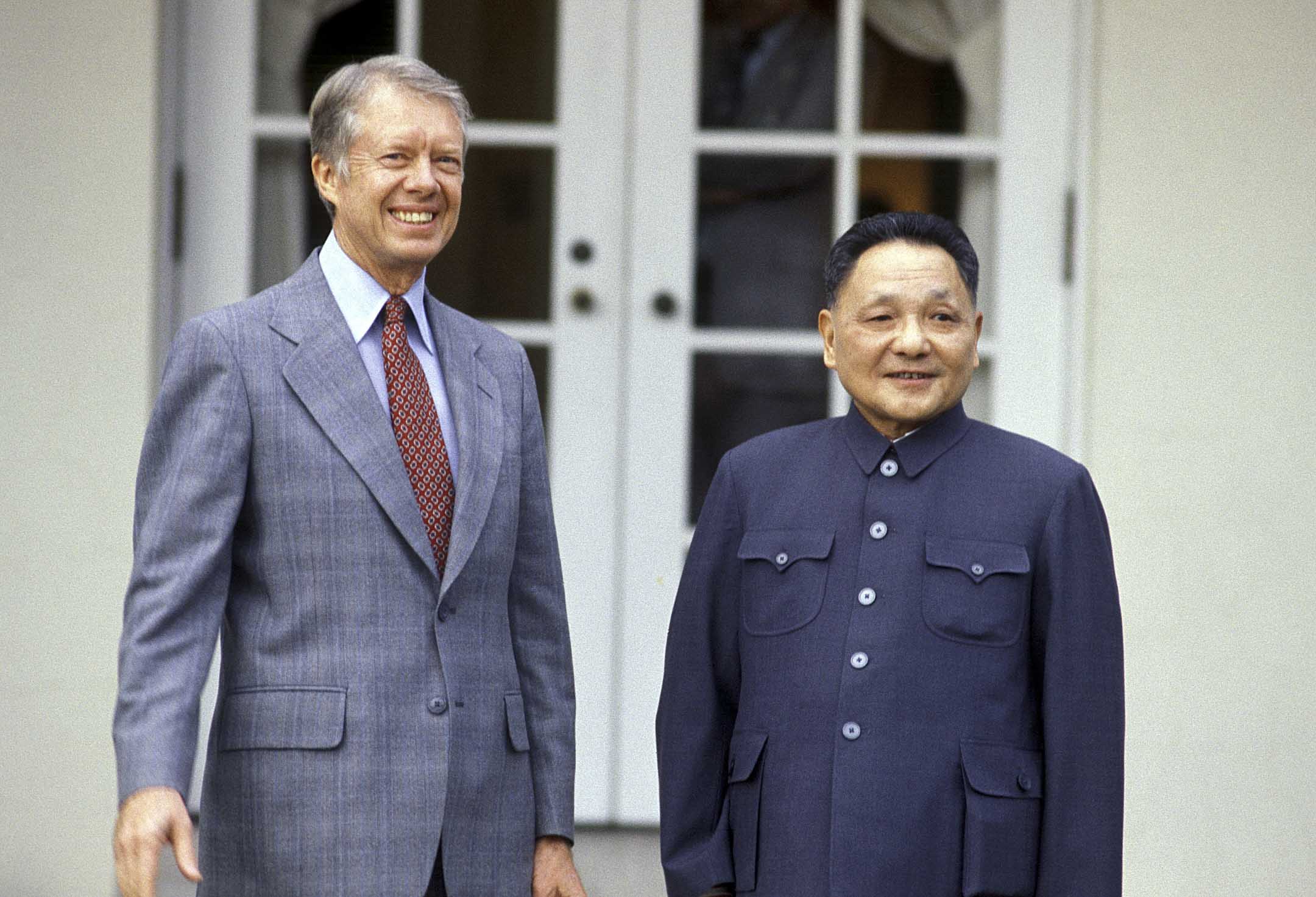 1979年11月,中共國家領導人鄧小平訪問美國,與美國總統卡特在美國華盛頓會面。攝:Gilbert UZAN/Gamma-Rapho via Getty Image