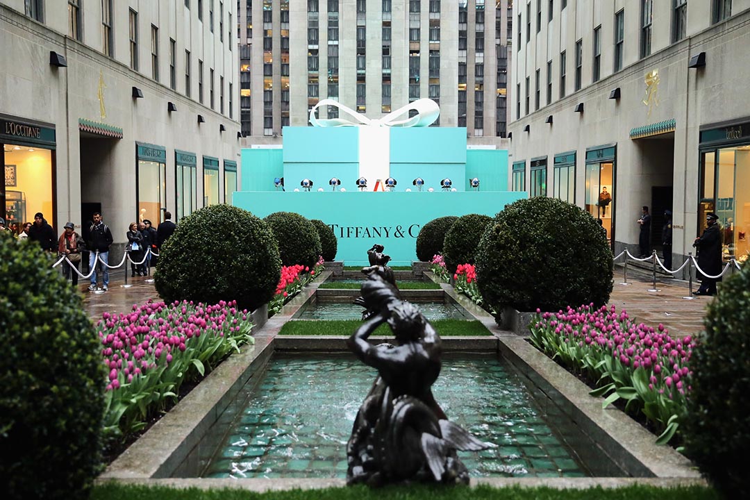 送一隻 Tiffany 鑽戒就好像 “The Tiffany Promise” 所說一樣永恆不變,是珍寶中的珍寶鑽石。攝:Neilson Barnard/Getty