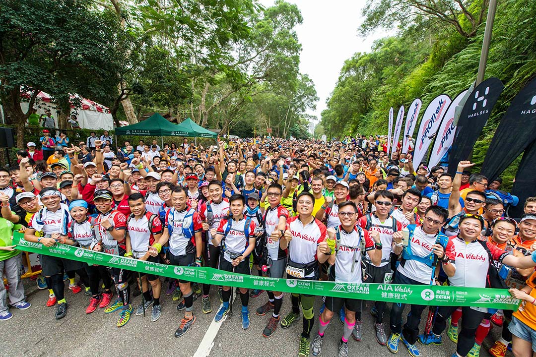 香港「樂施毅行者2015」約5200位參加者參與，他們將於48小時內橫越100公里麥理浩徑及其他接續路段。樂施會網頁圖片