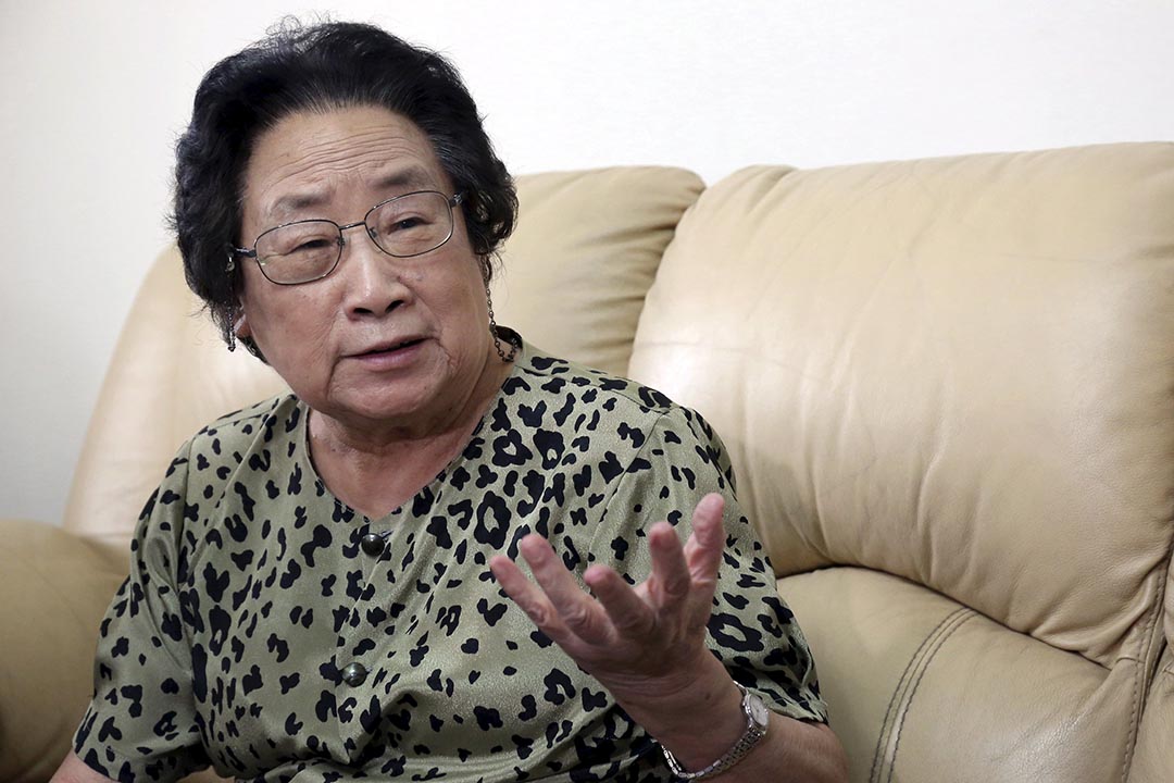 屠呦呦說,獲頒諾貝爾醫學獎,是中國科學家集體的榮譽。攝:Stringer/ REUTERS