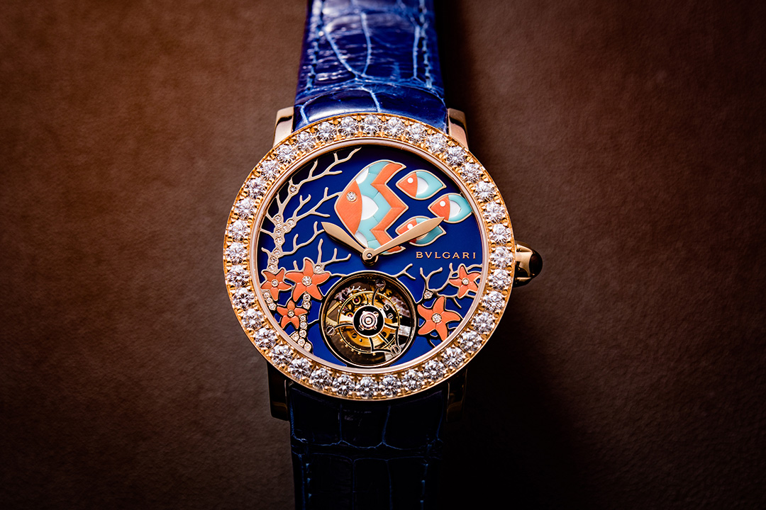 Bulgari 新款女裝錶 Il Giardino Marino di Bvlgari 以海洋為題，特別縷空佗飛輪部份給大家看到，強調手錶的功能性。 （攝: Lit Ma/端傳媒）