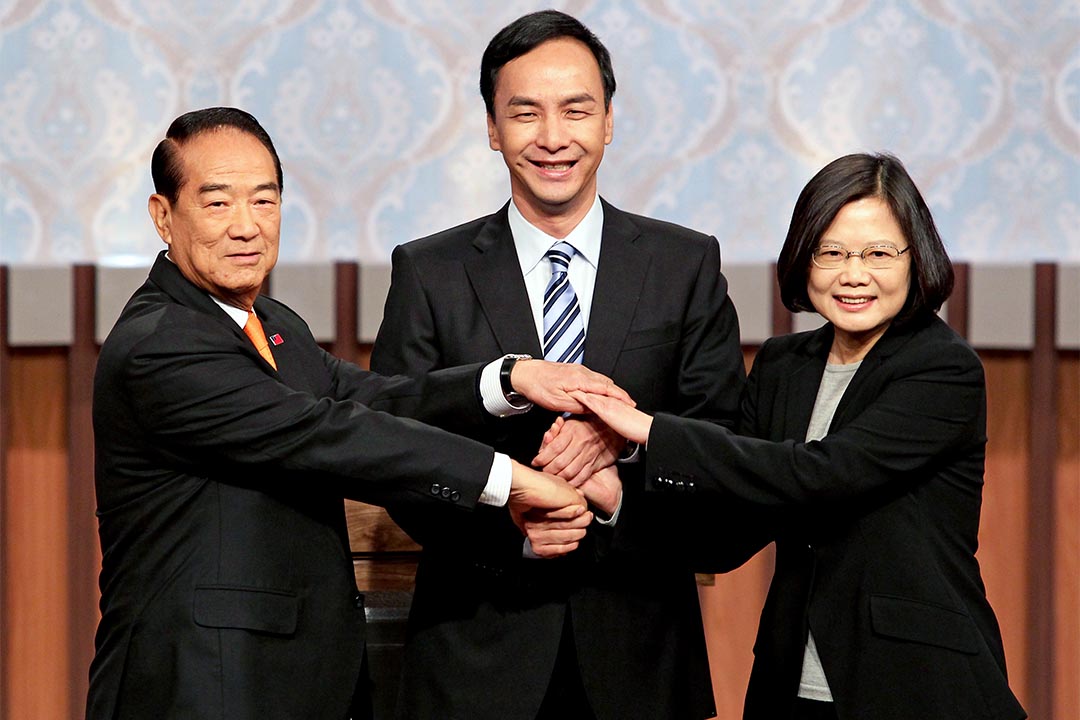 2016总统大选辩论 。亲民党主席宋楚瑜,国民党主席朱立伦,民进党主席蔡英文。摄:Pool/中央社/台北市摄影记者联谊会