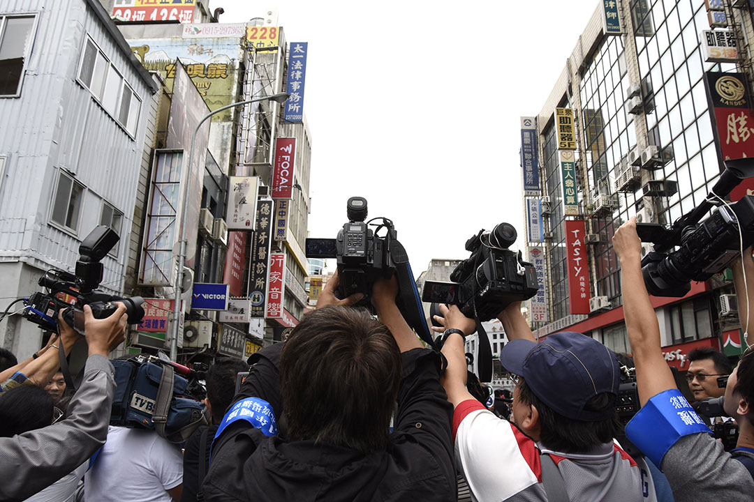 2015年10月10日,台北,記者在台北採訪「雙十節」的新聞。攝:陳弘岱/端傳媒