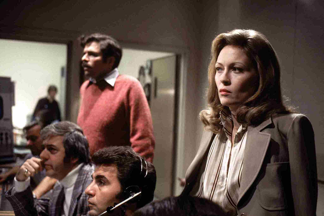 菲丹娜蕙（Faye Dunaway）力排众议，扮演《Network》中野心勃勃的电视台中层。