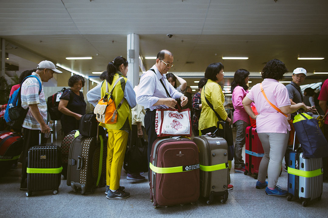 中國旅客在廈門碼頭等候前往金門。攝：王嘉豪/端傳媒